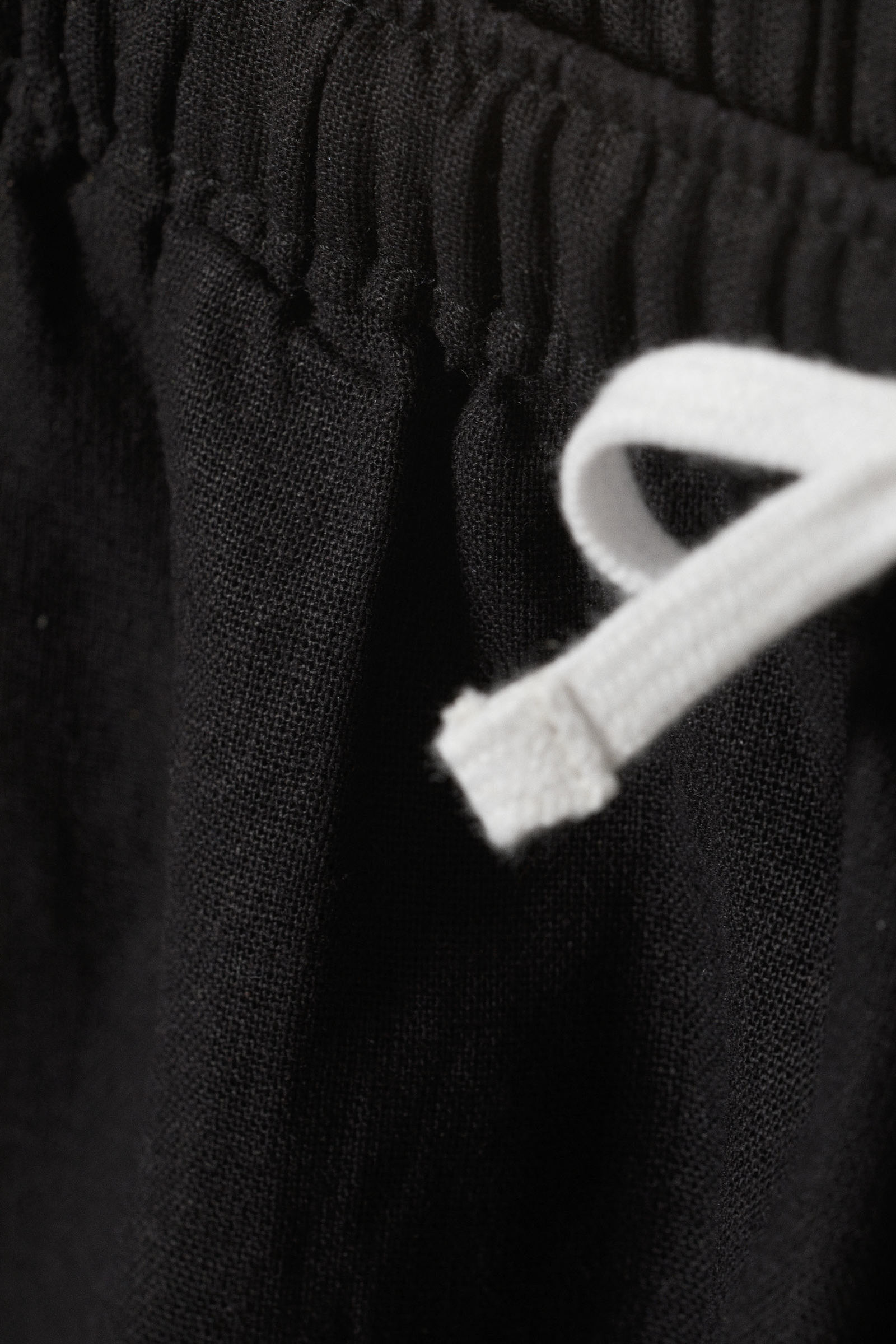Black - Patrik Loose Linen Shorts - 1