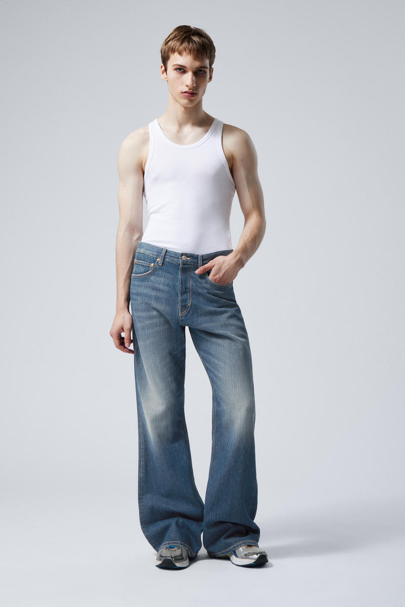 Weekday Time Loose Bootcut Jeans In Blue