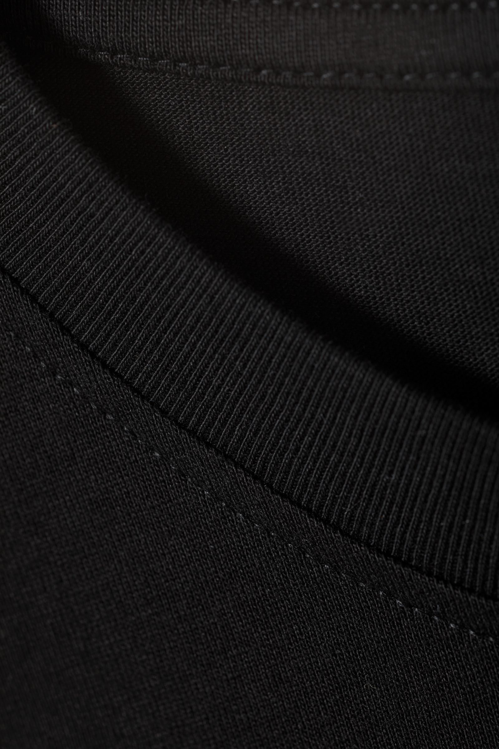 Black - Essence Standard Long Sleeve - 3