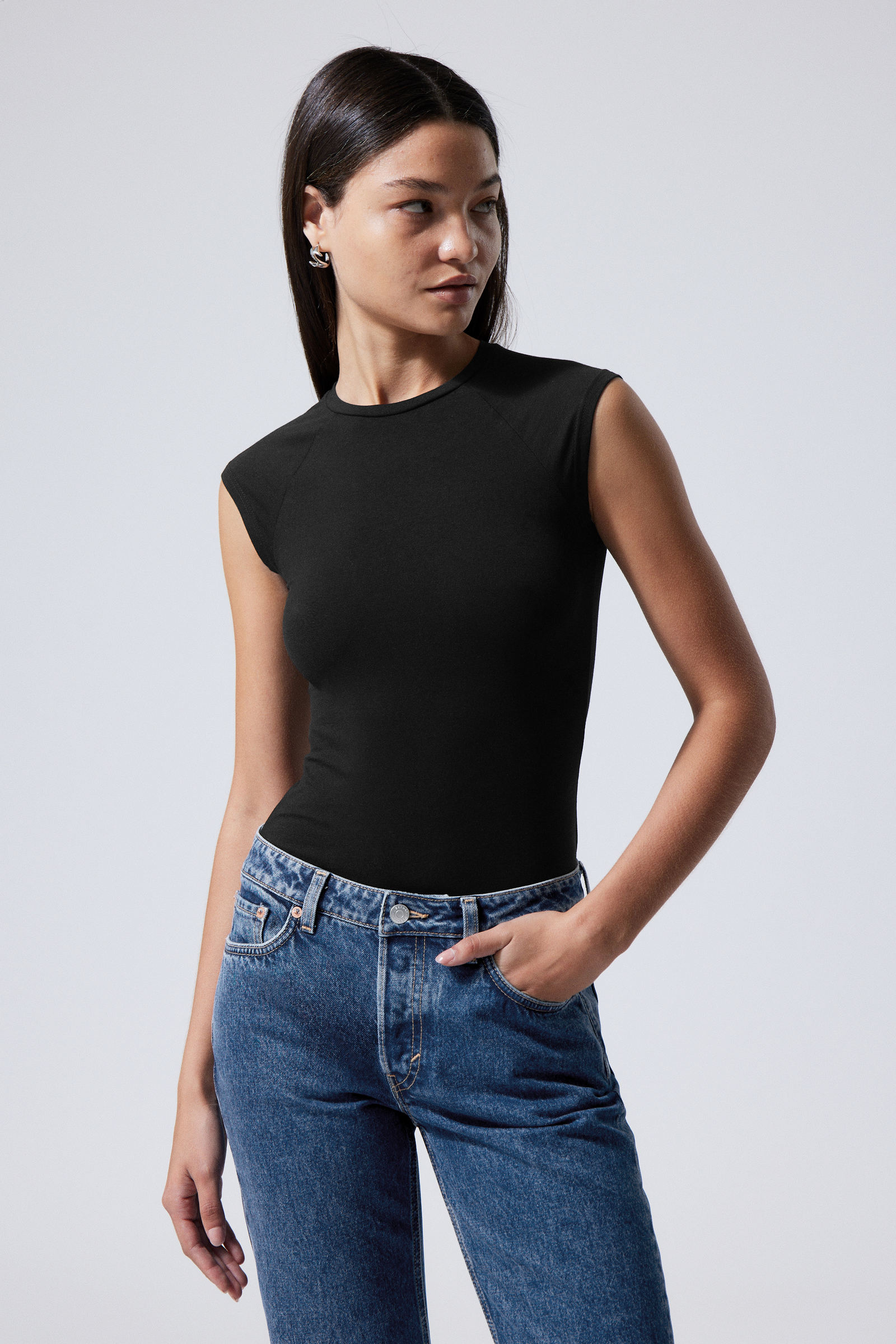 short sleeve fitted top - Black | Weekday EU