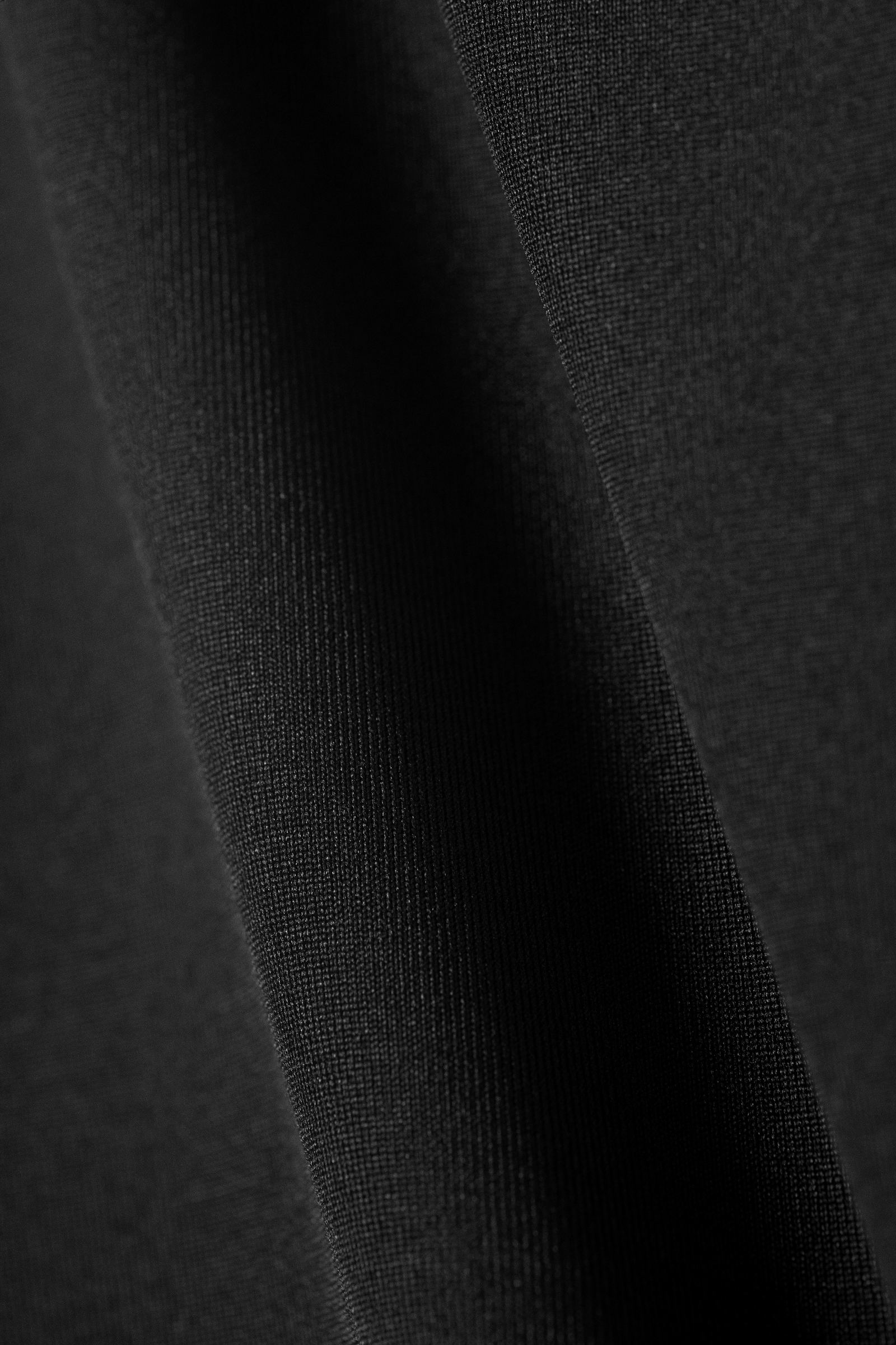 Black - Fine Midi Skirt - 3