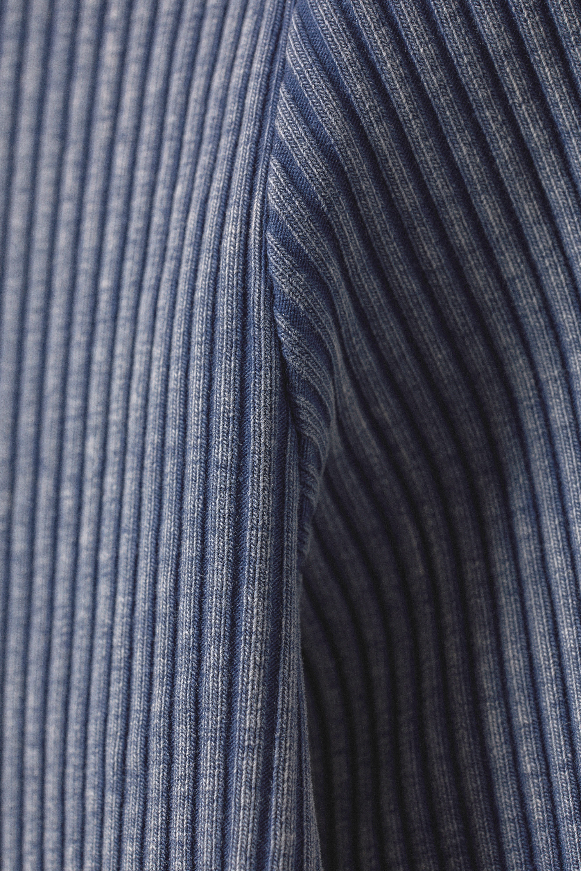 toni two tone rib zip turtleneck - Two Tone Blue & White