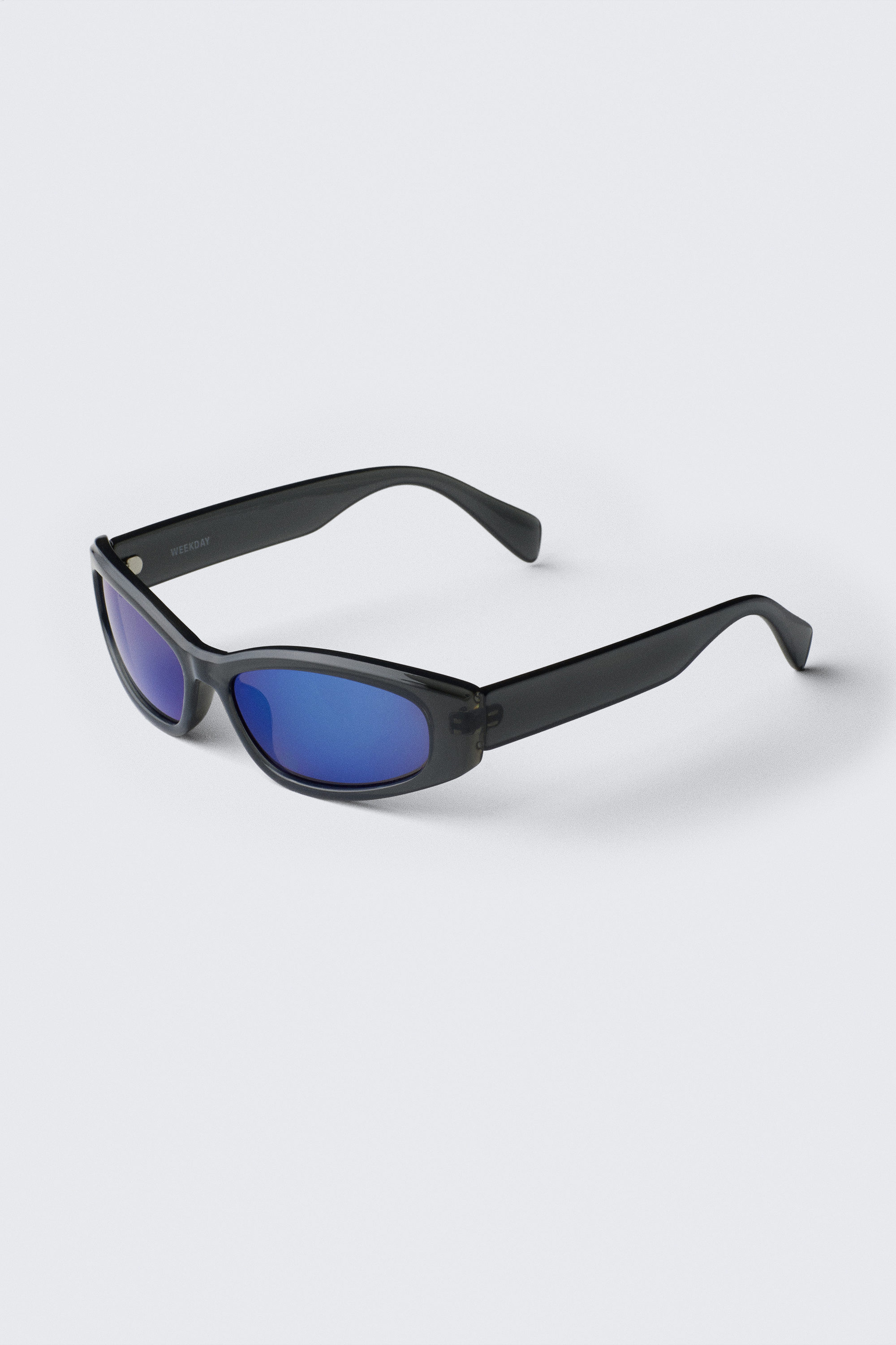 【WEEKDAY】新作♪ SLIDE SUNGLASSES【関税送料込】 WEEKDAY】新作♪ SLIDE SUNGLASSES【関税送料込】 (Weekday