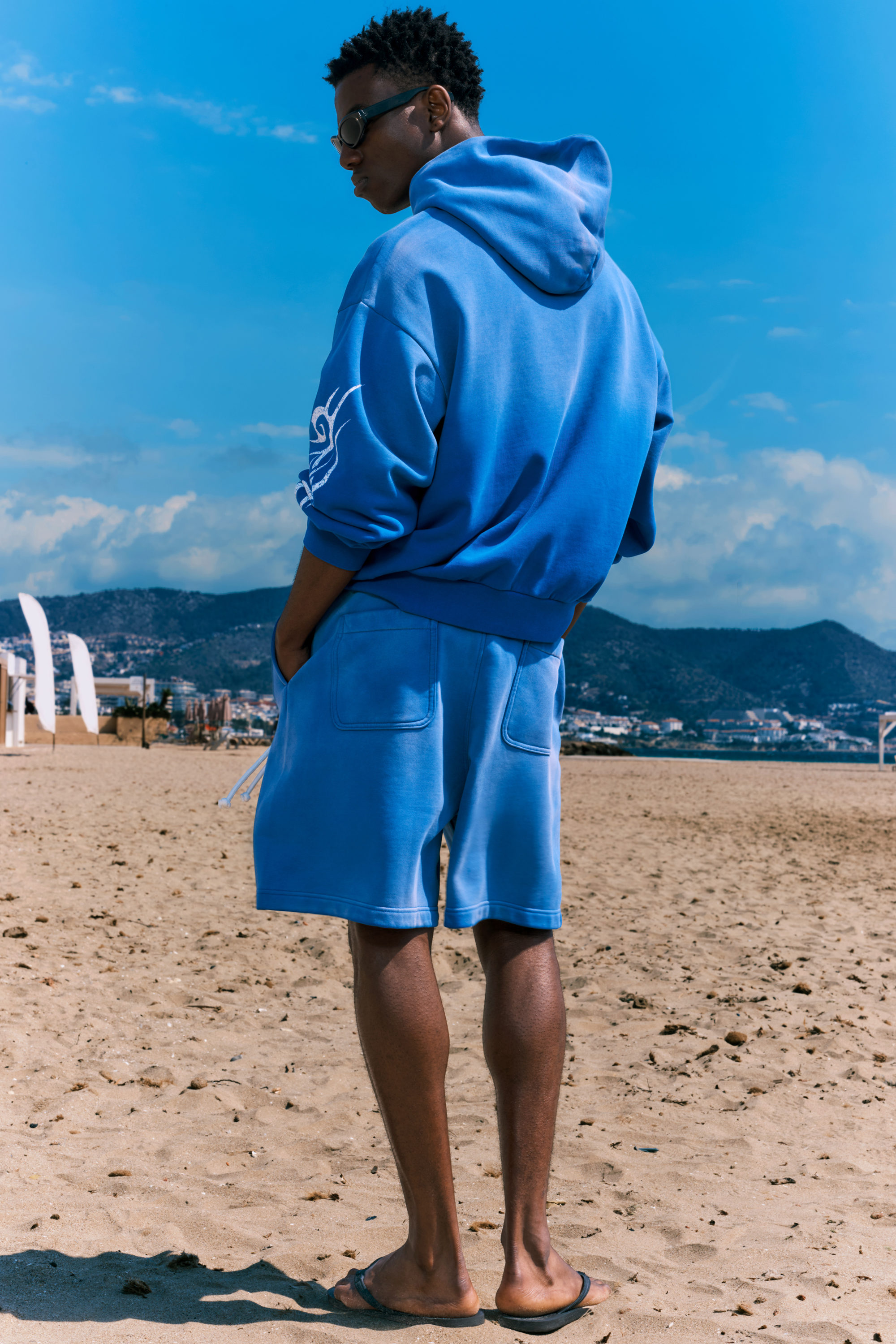 ★UMBRO★ Ice Cotton Cooling Wave Lettering Graphic Short Sl Crayon Wave - Short Sleeves T-Shirt for Men | Billabong