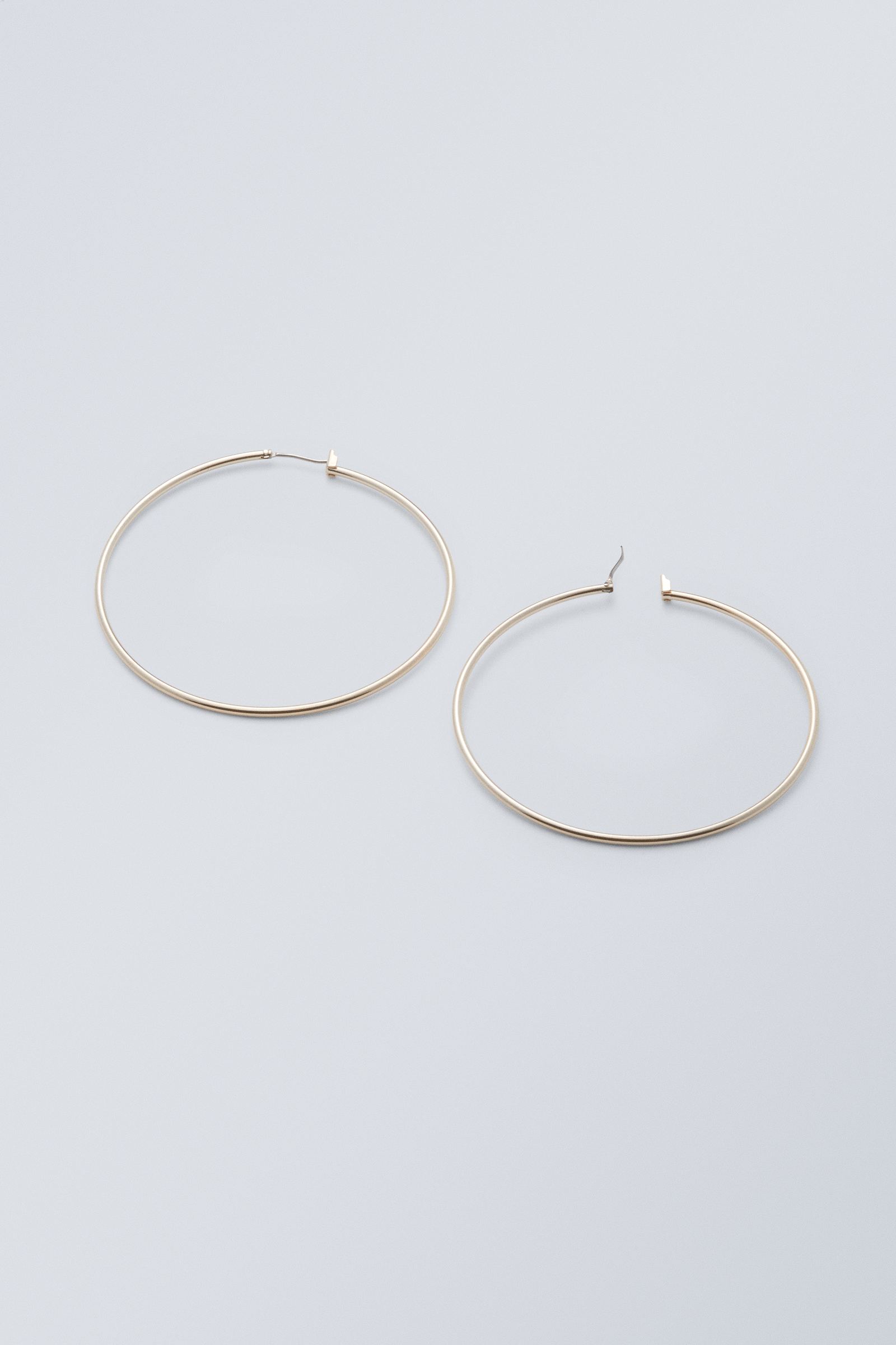 #FFD700 - Angelina Hoops