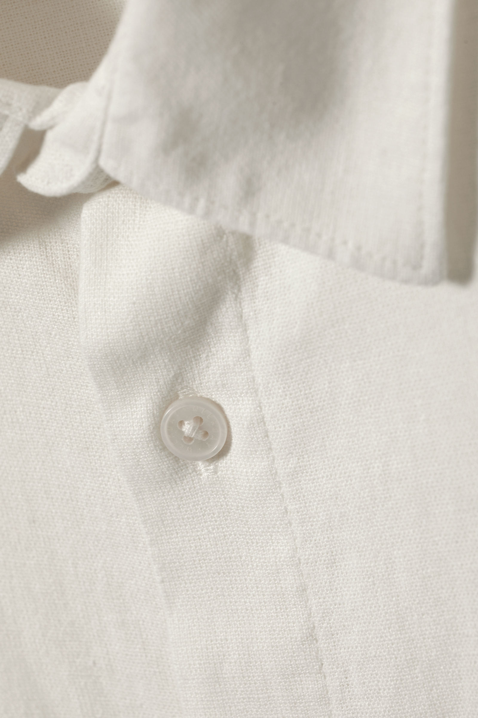 #F4F3E9 - Relaxed Linen Short Sleeve Shirt - 2