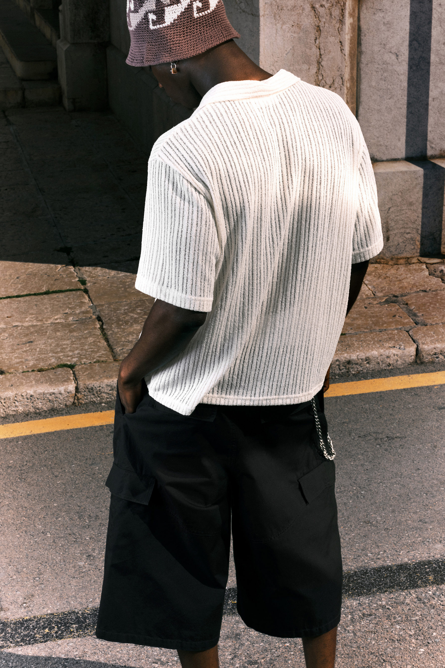 WEEKDAY◆TEXTURED SHORT - SLEEVED RESORT SHIRT [Off-white] textured short-sleeved resort shirt - Off-white | Weekday WW