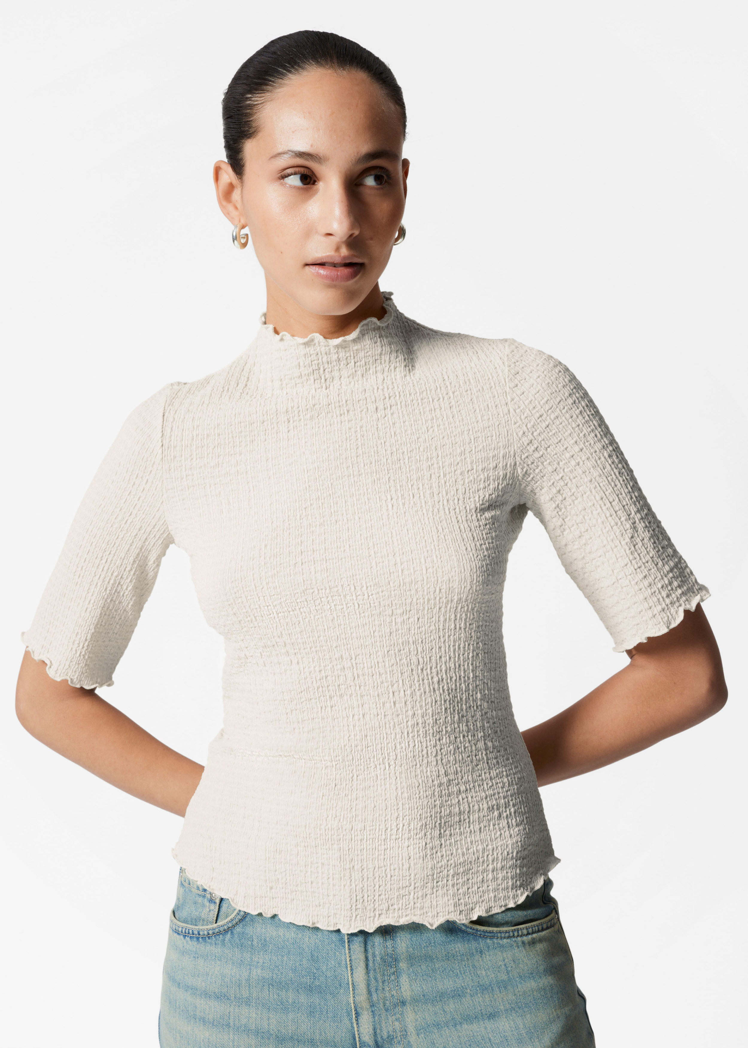 Crinkled Lettuce-Edge Top
