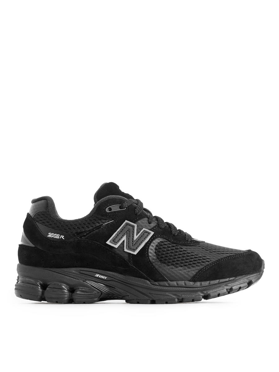 New Balance 2002R Trainers – Black – Women – ARKET NL