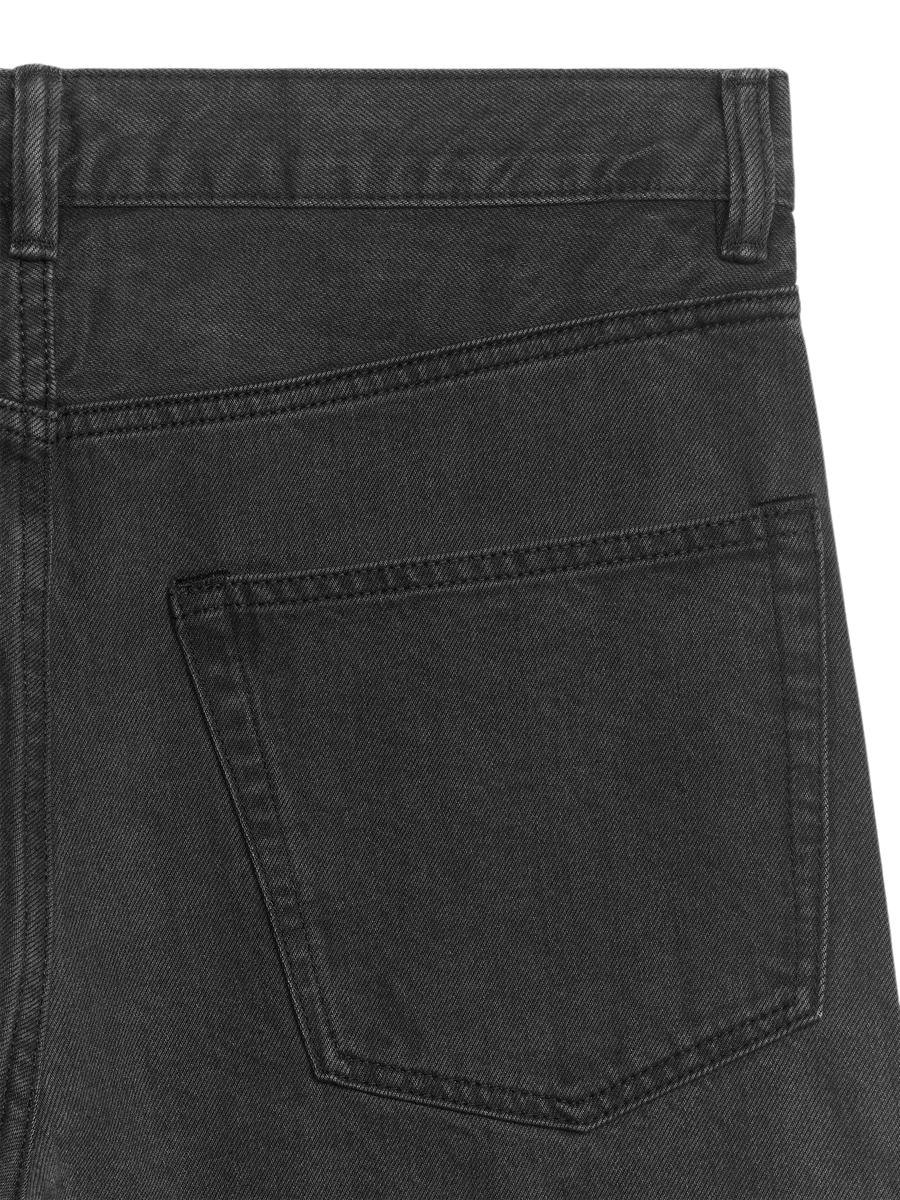 Legere, konisch zulaufende Jeans von COAST - Verwaschenes Schwarz - Relaxed Fit - Men - 1121104001