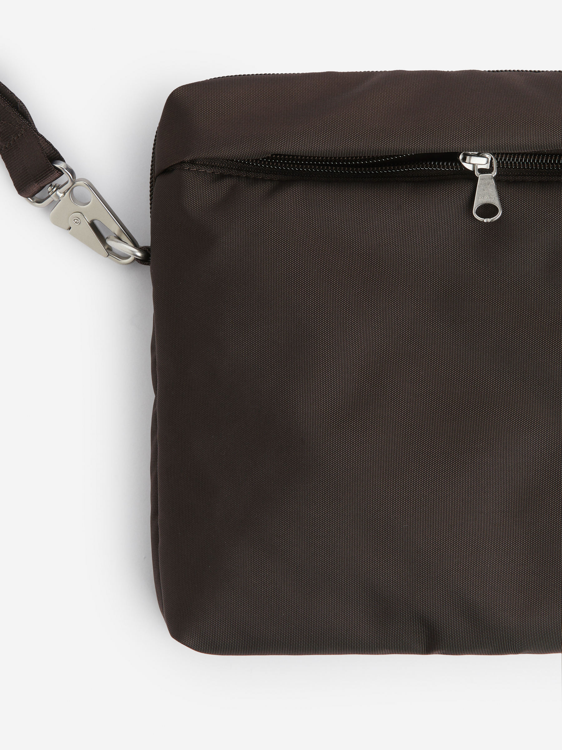 Laptop Case 13" and 16" - Dark Brown - Travel - StillMedia/DescriptiveDetail - 2