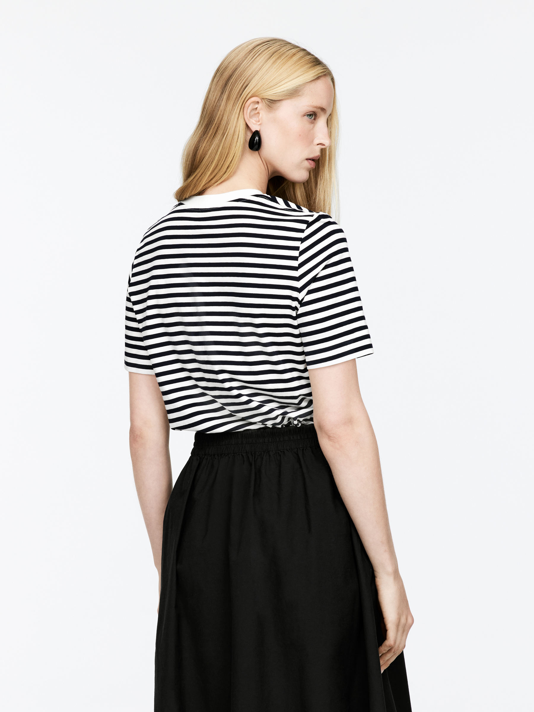 LILY Lightweight T-Shirt - White/Dark Blue - Regular fit - Women - StillMedia/Lookbook - 4