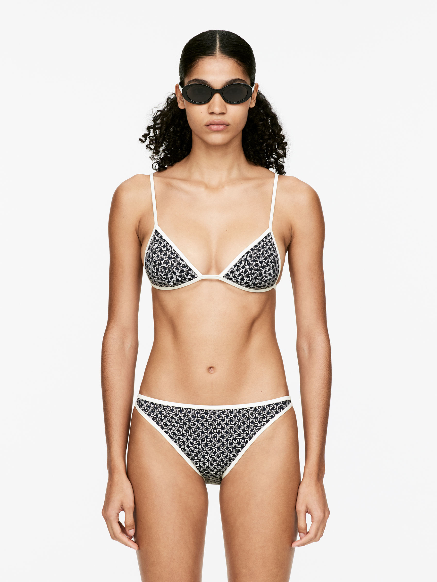 Low-Waist Bikini Briefs - Blue/White - Women - StillMedia/Lookbook - 5