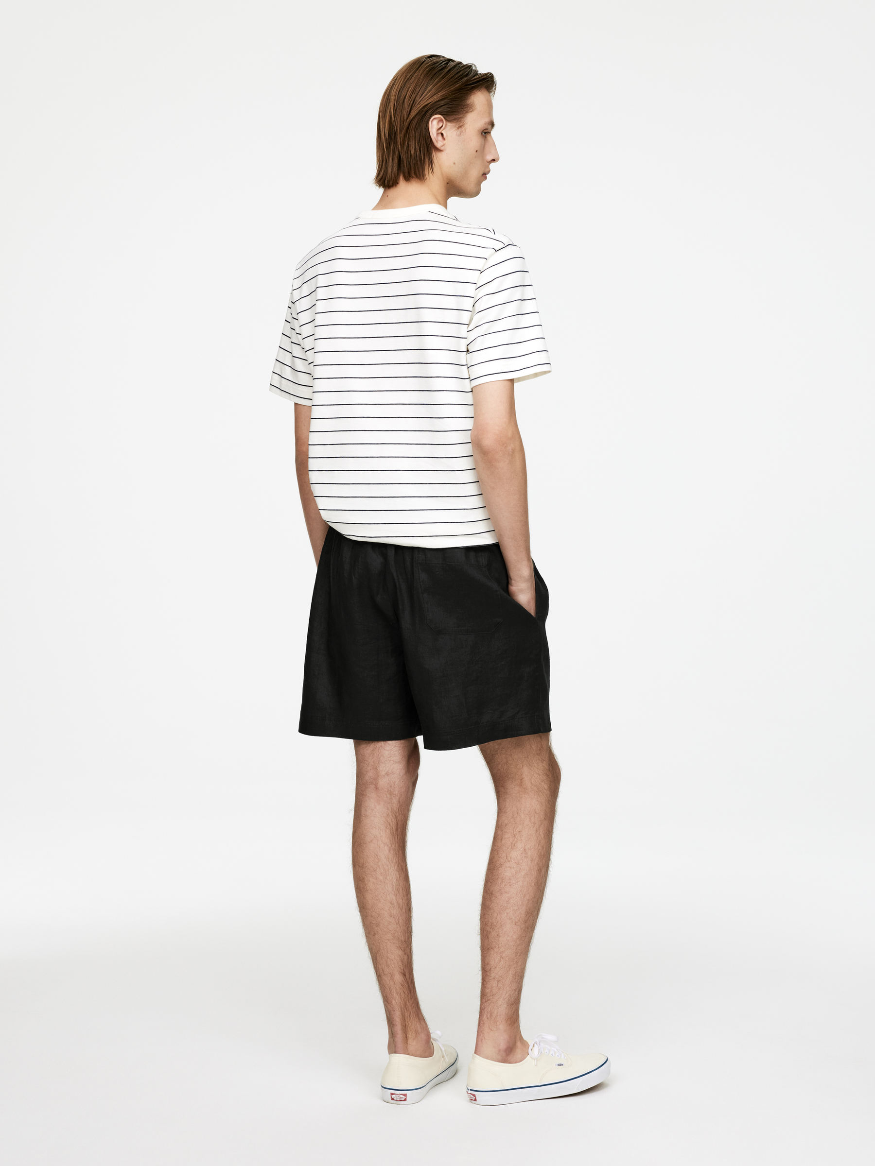 Linen Shorts - Black - Regular fit - Men - StillMedia/Lookbook - 4
