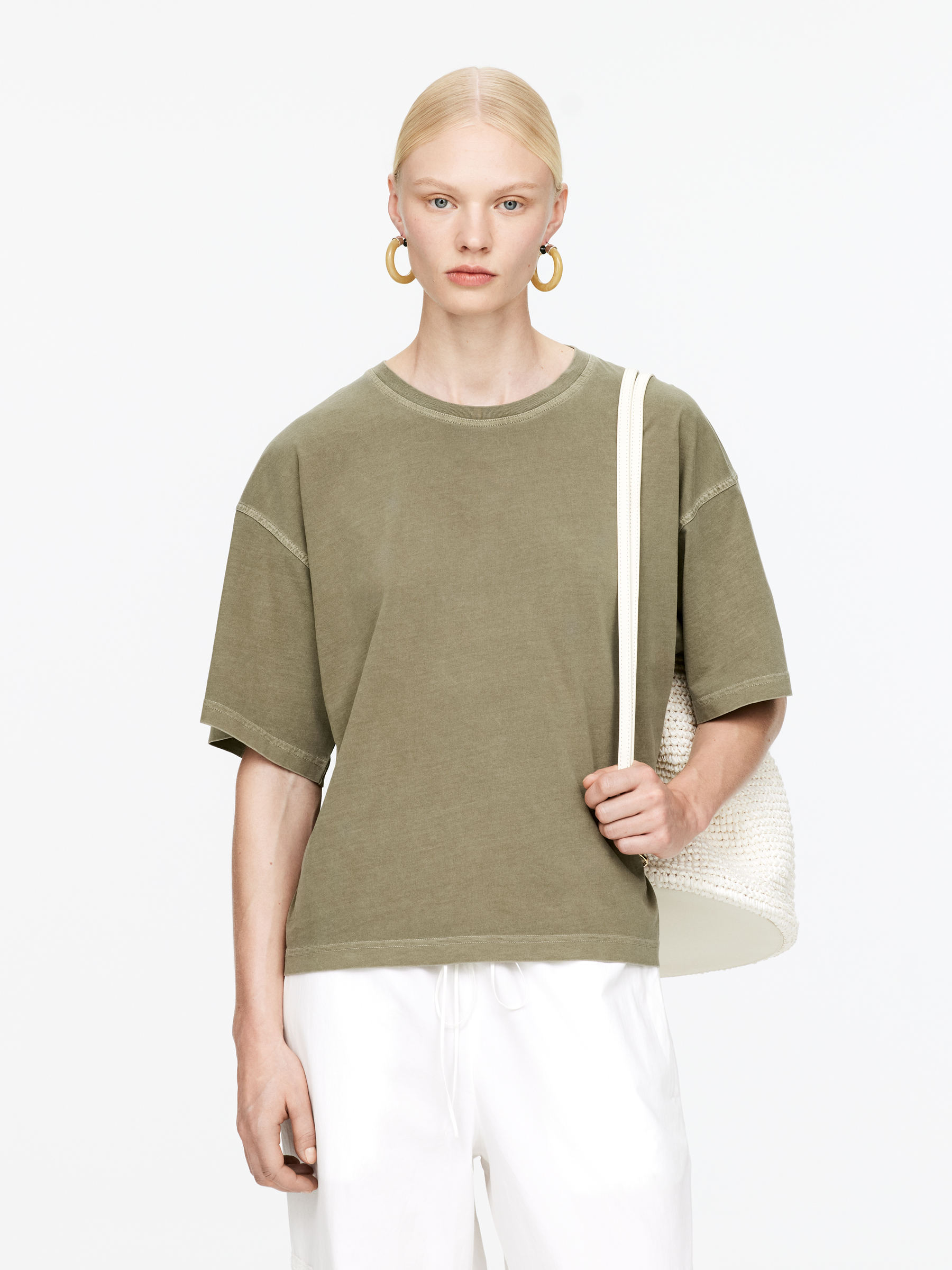 Cotton T-Shirt - Khaki Green - Loose fit - Women - StillMedia/Lookbook - 4