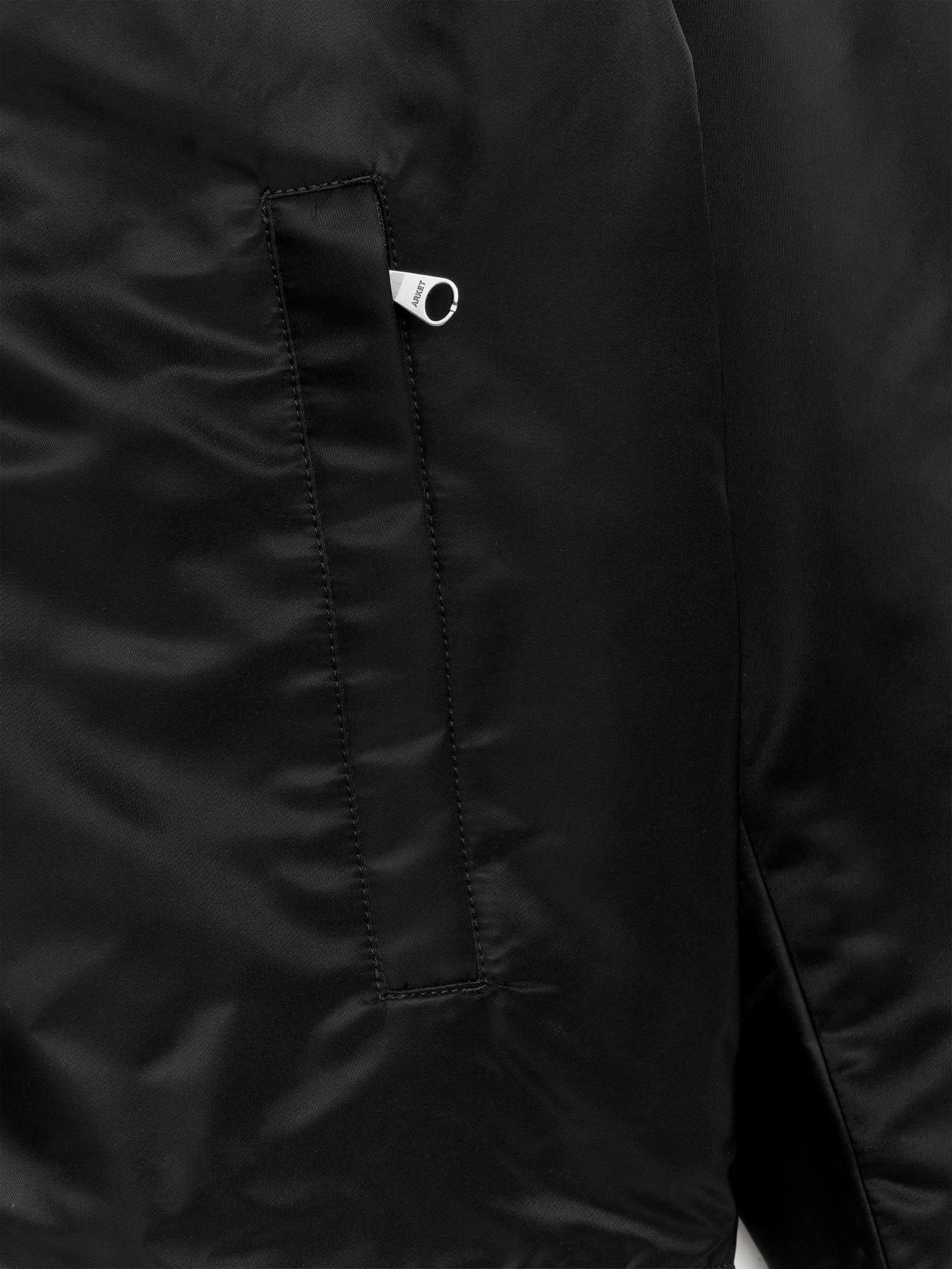Chaqueta con capucha acolchada - Negro - Corte estándar - Men - StillMedia/DescriptiveDetail - 1