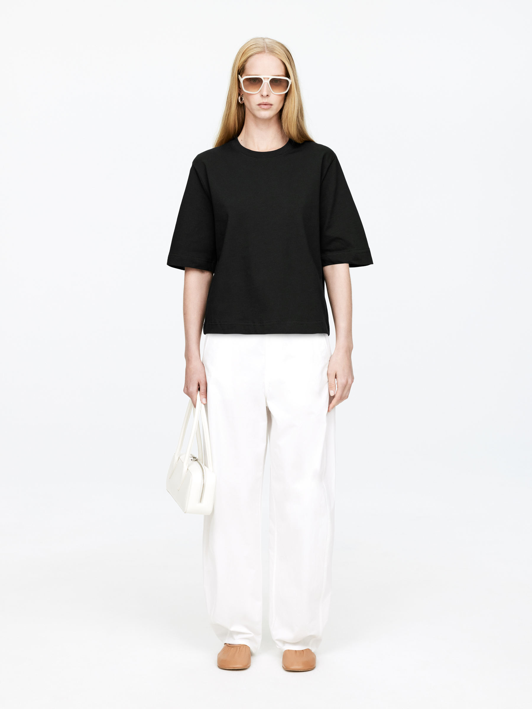 ALBA Heavyweight T-Shirt - Black - Loose fit - Women - StillMedia/Lookbook - 28