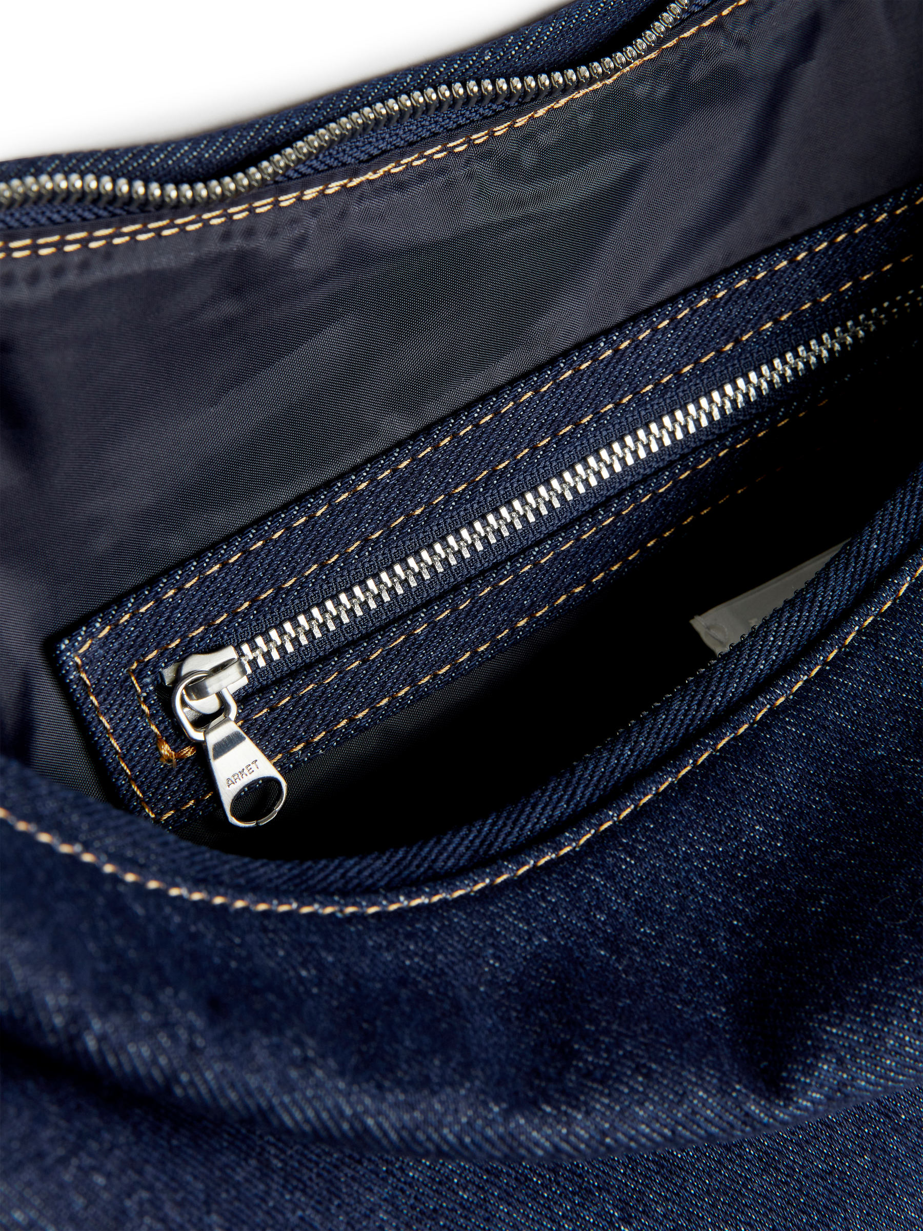 Zakrzywiona denimowa torba - Ciemnoniebieski - Women - StillMedia/DescriptiveDetail - 4