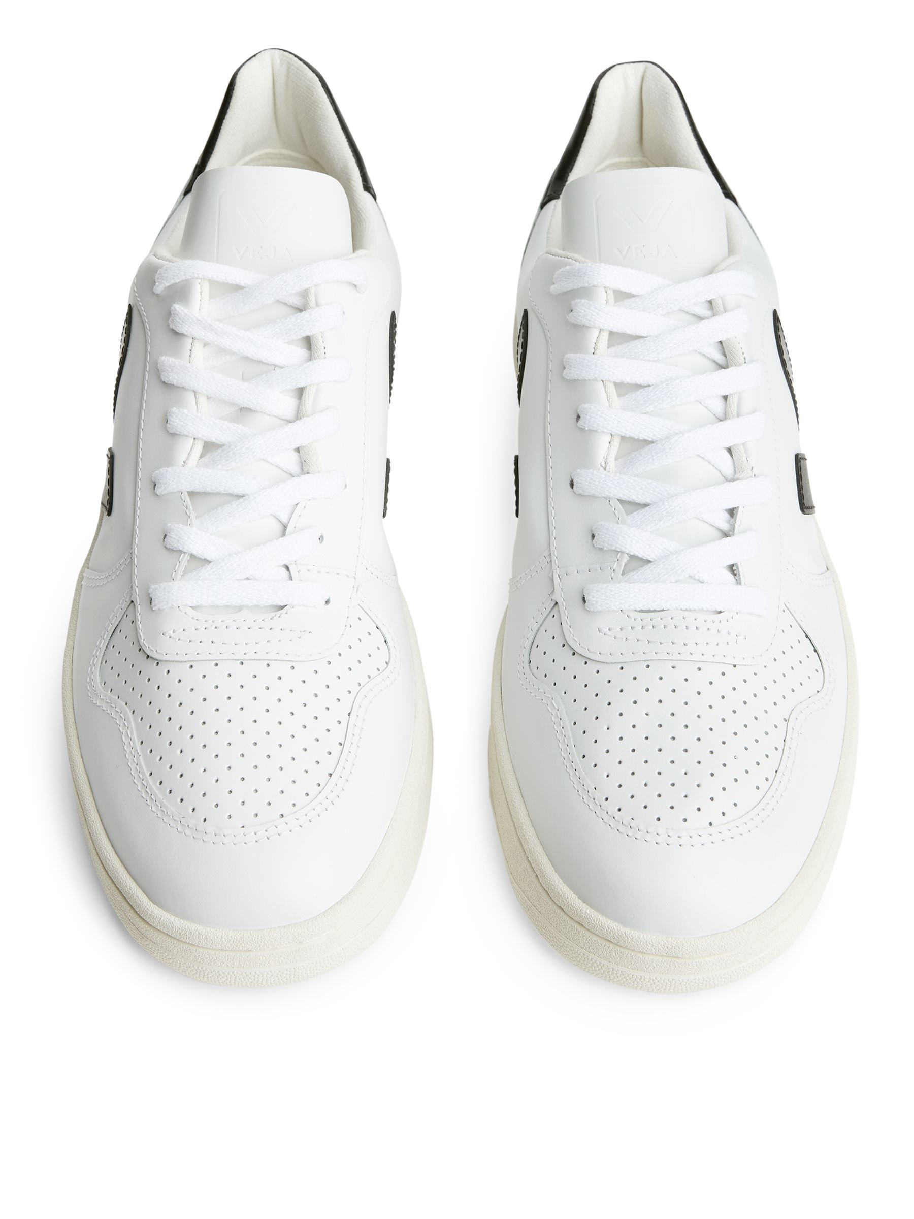 Veja V10 Trainers - White - Men - StillMedia/DescriptiveStillLife - 2