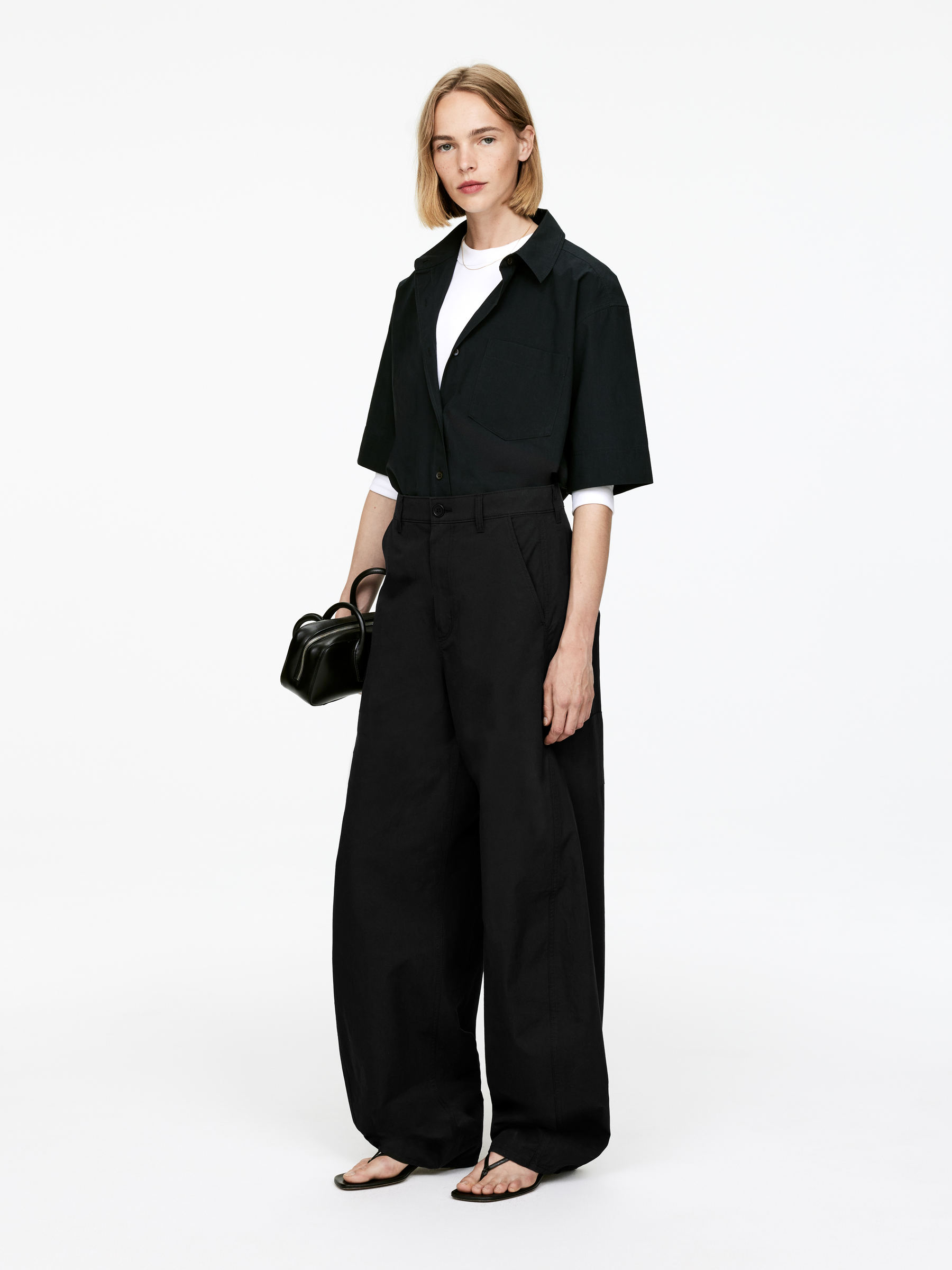 Hose mit Barrel Leg - Black - Relaxed Fit - Women - StillMedia/Lookbook - 3