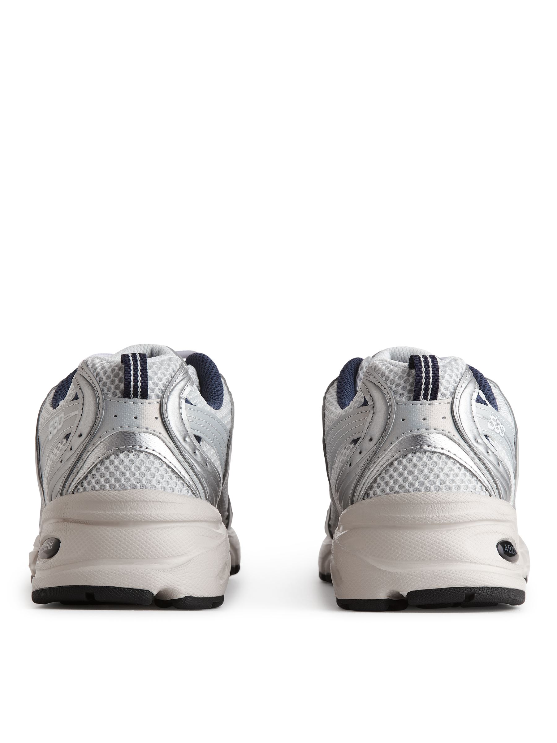 Sneaker 530 von New Balance - Weiß/Blau - Damen - StillMedia/DescriptiveStillLife - 2