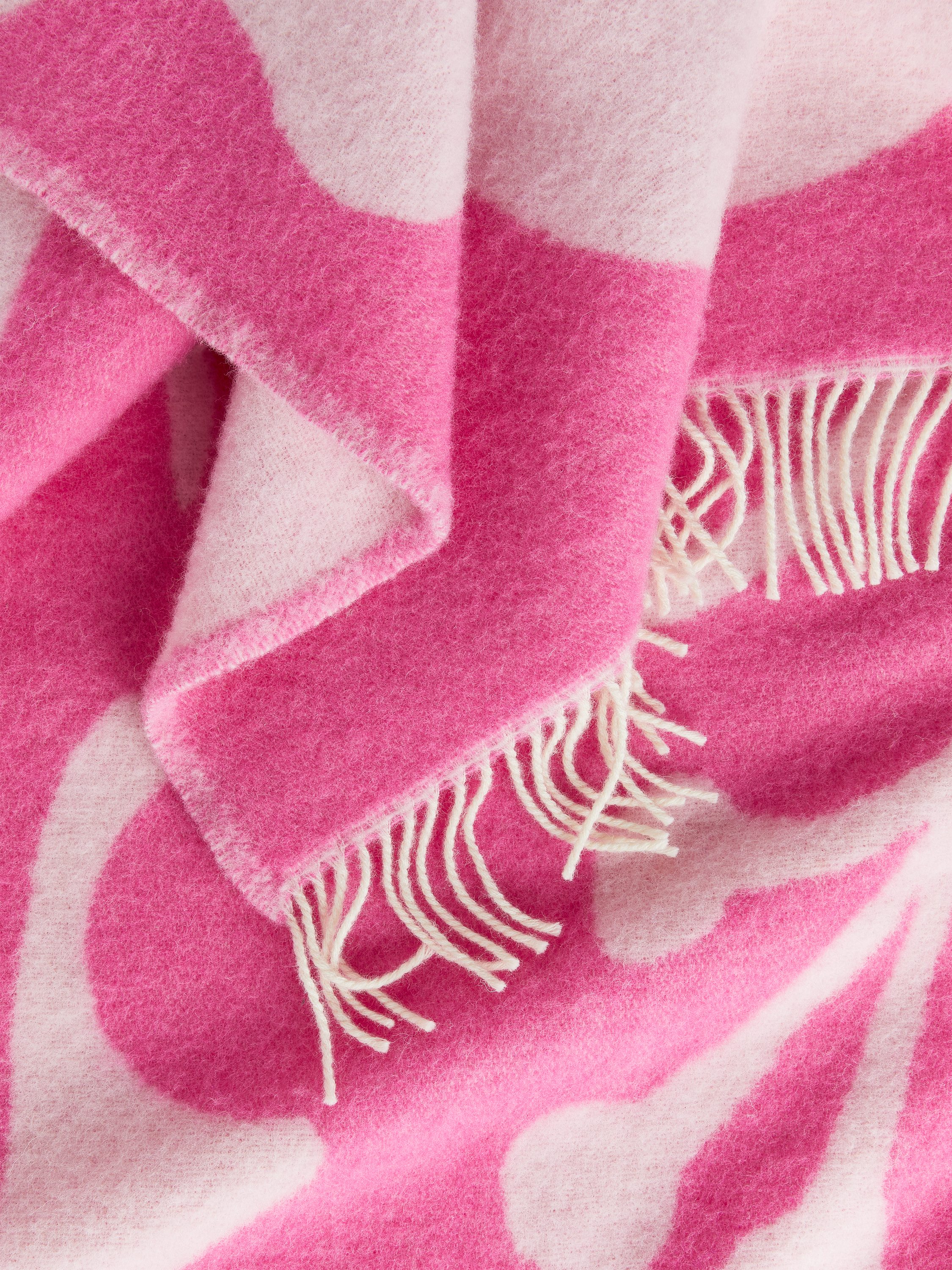 arket ブランケット Takashi Tsushima Wool Blanket – Pink/White – ARKET EU