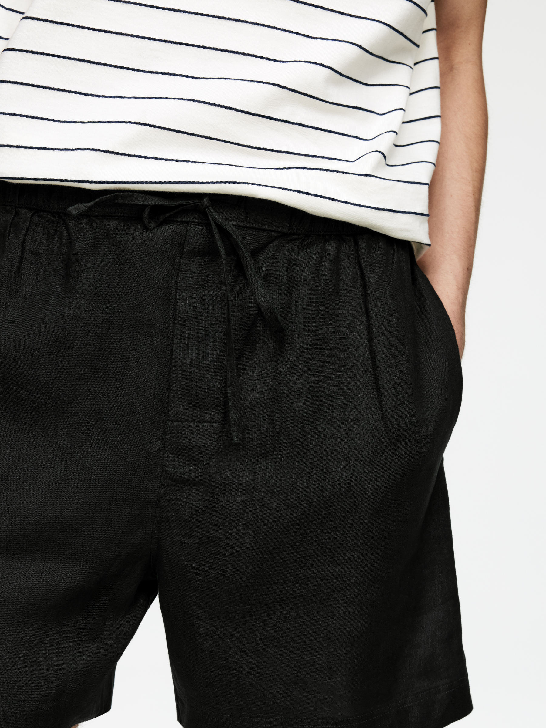 Linen Shorts - Black - Regular fit - Men - StillMedia/Lookbook - 6