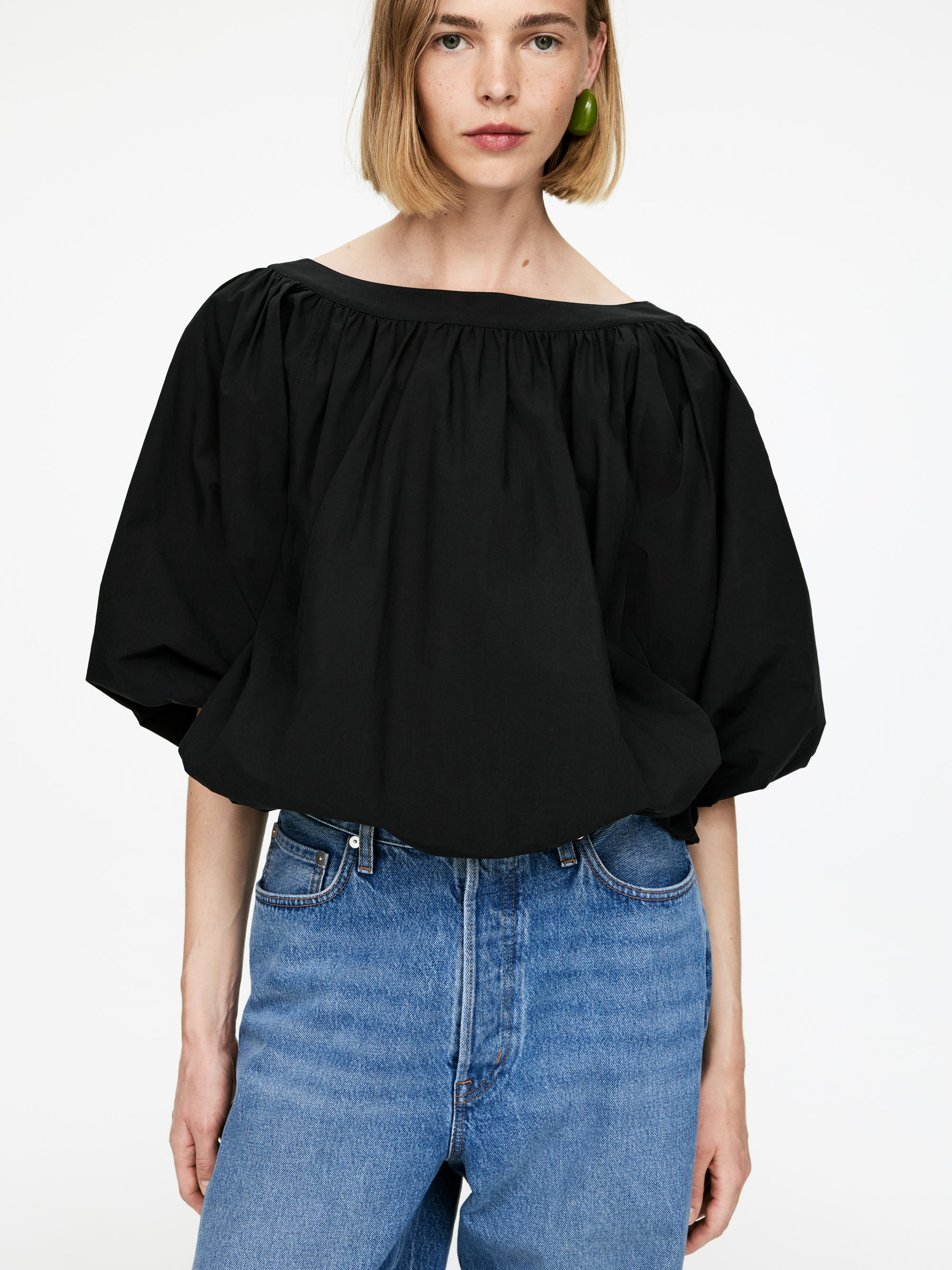 Balloon-Hem Top - Black - Loose fit - Women - StillMedia/Lookbook - 3