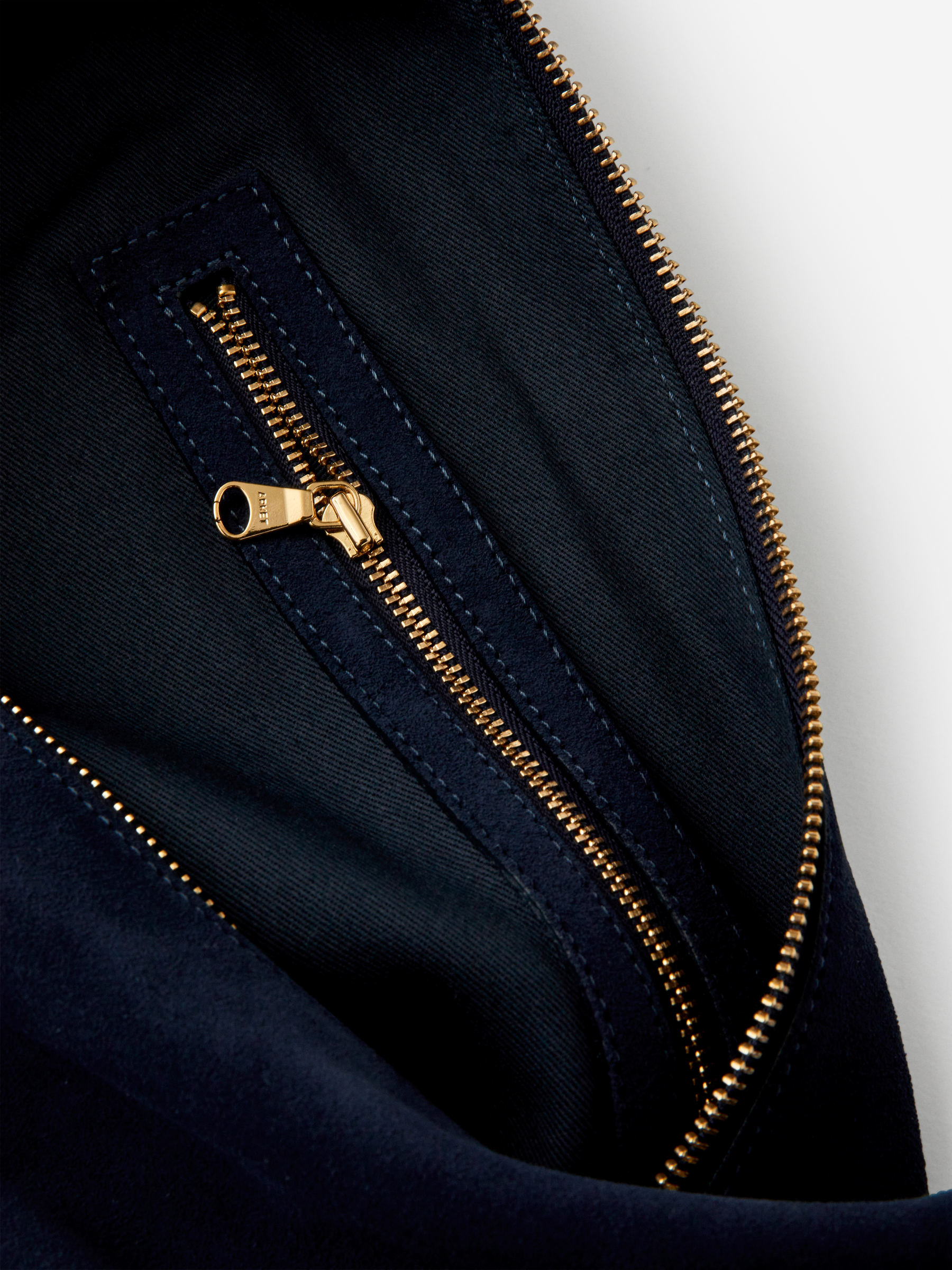 Curved Suede Bag - Dark Blue - Women - StillMedia/DescriptiveDetail - 9