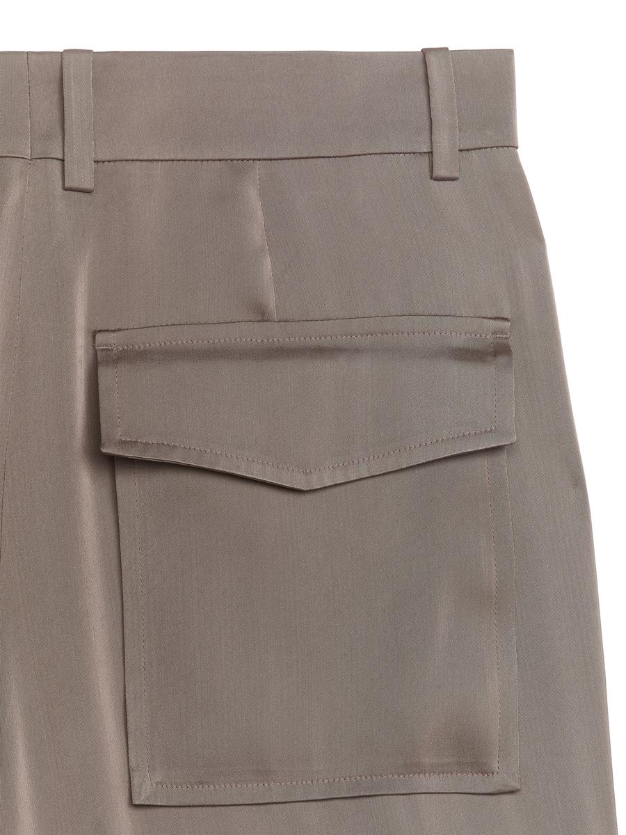 Cargohose aus Satin - Taupe - Loose Fit - Women - 1170337001