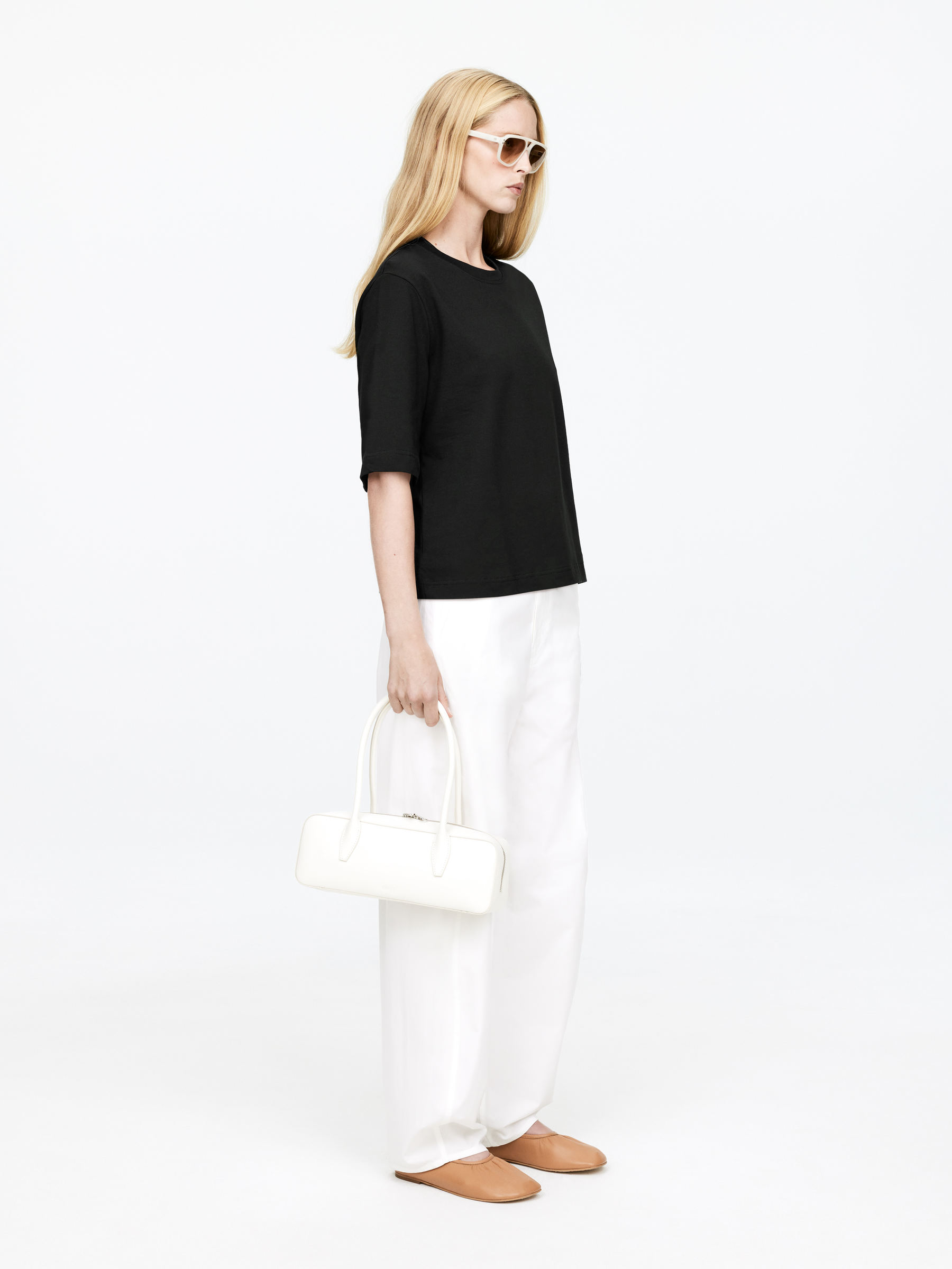 ALBA Heavyweight T-Shirt - Black - Loose fit - Women - StillMedia/Lookbook - 29