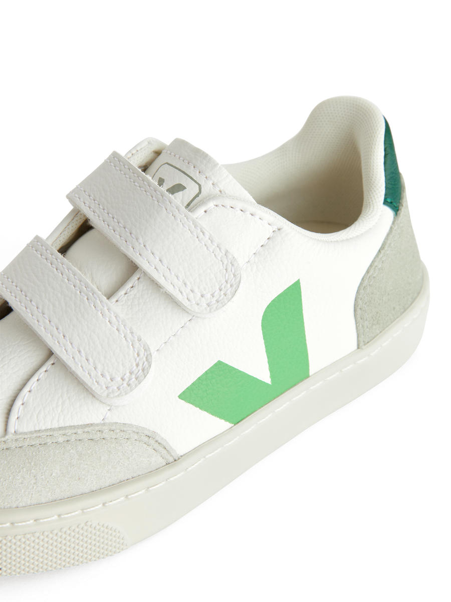 Veja V-12 Junior Trainers-#46A180-6167