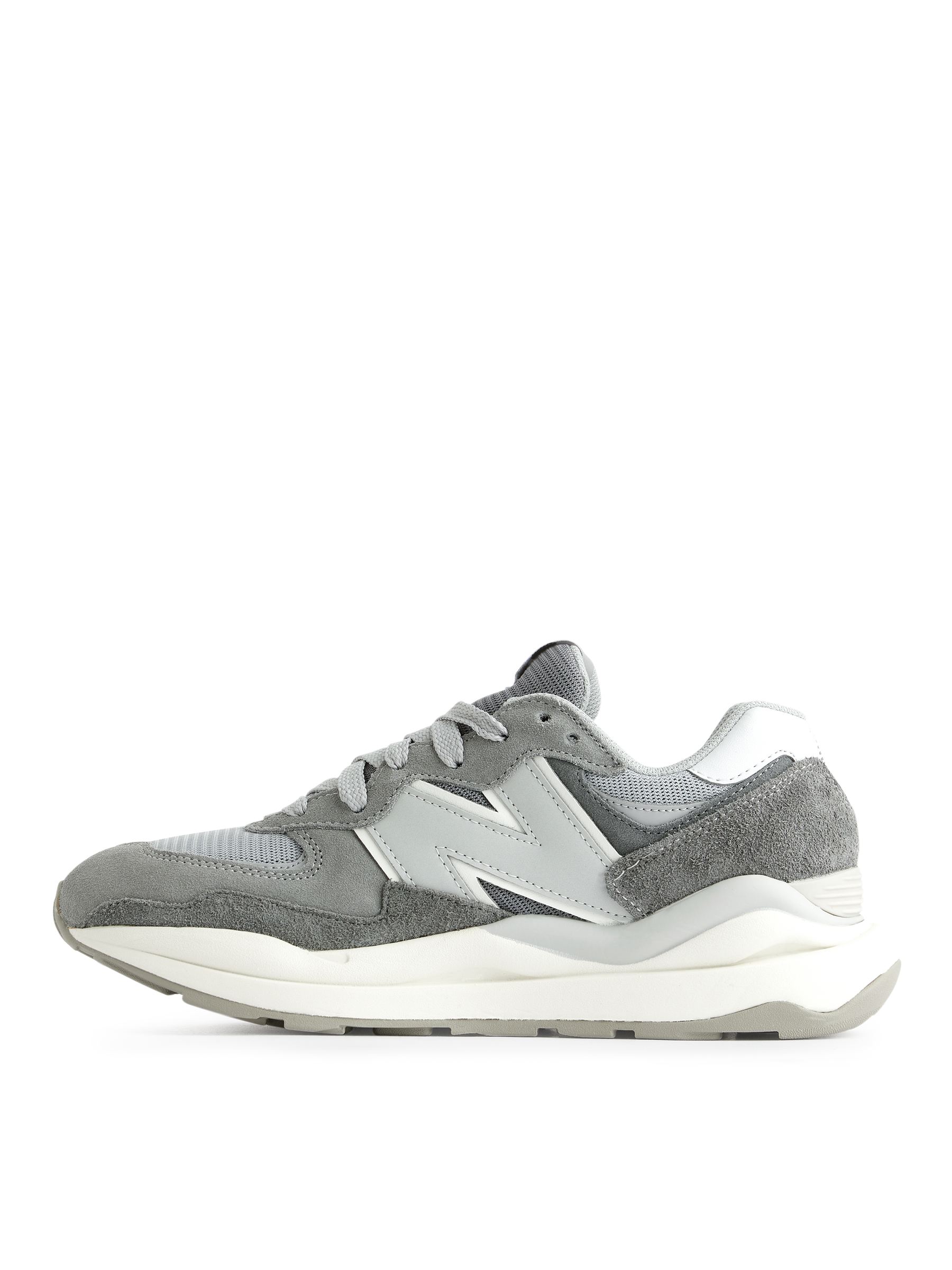 New Balance 5740 Trainers - Grey - Women - StillMedia/DescriptiveStillLife - 13