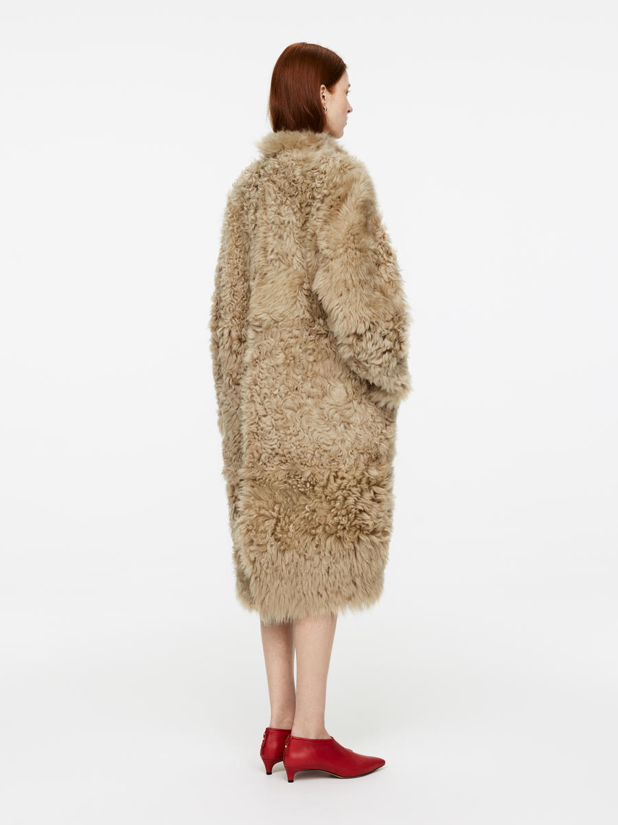 Shearling-Mantel-#C9B794-13879