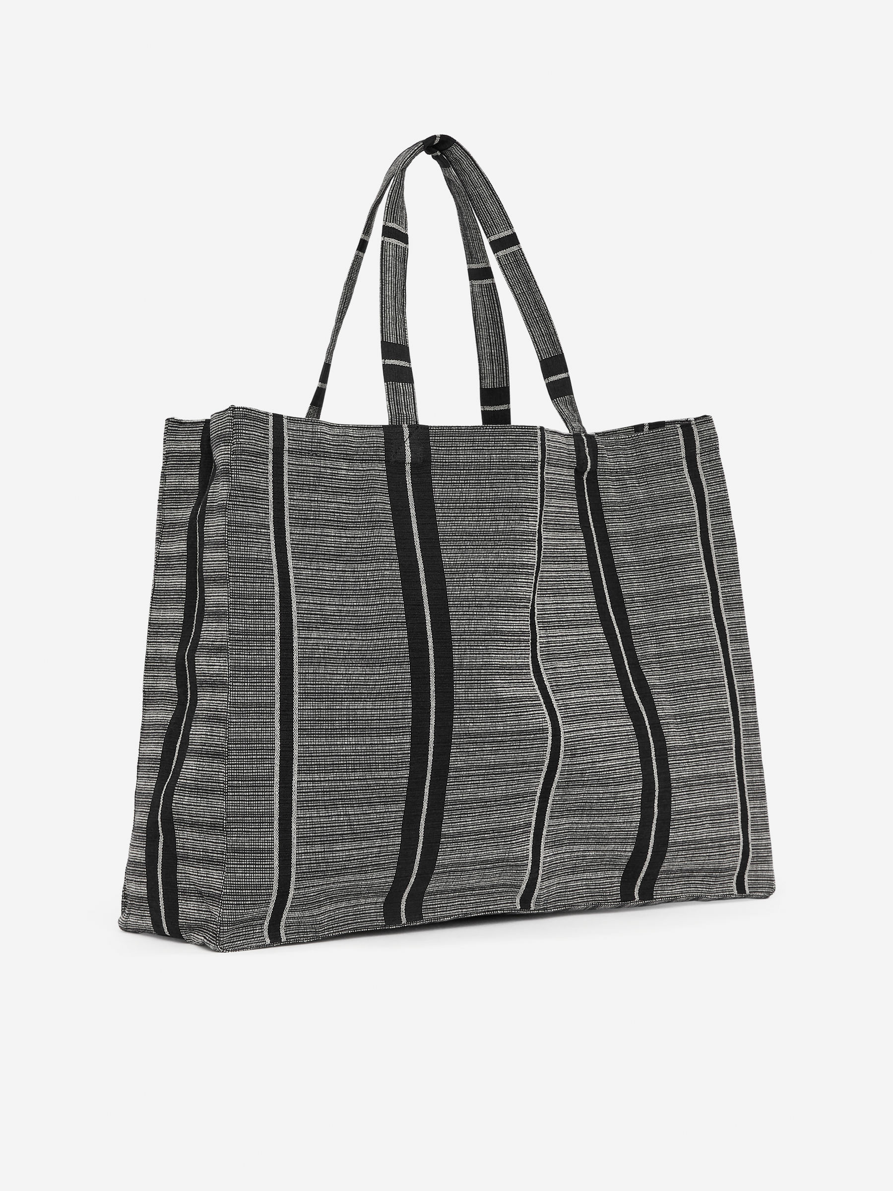 Large Beach Bag - Dark Blue - Homeware - StillMedia/DescriptiveStillLife - 3