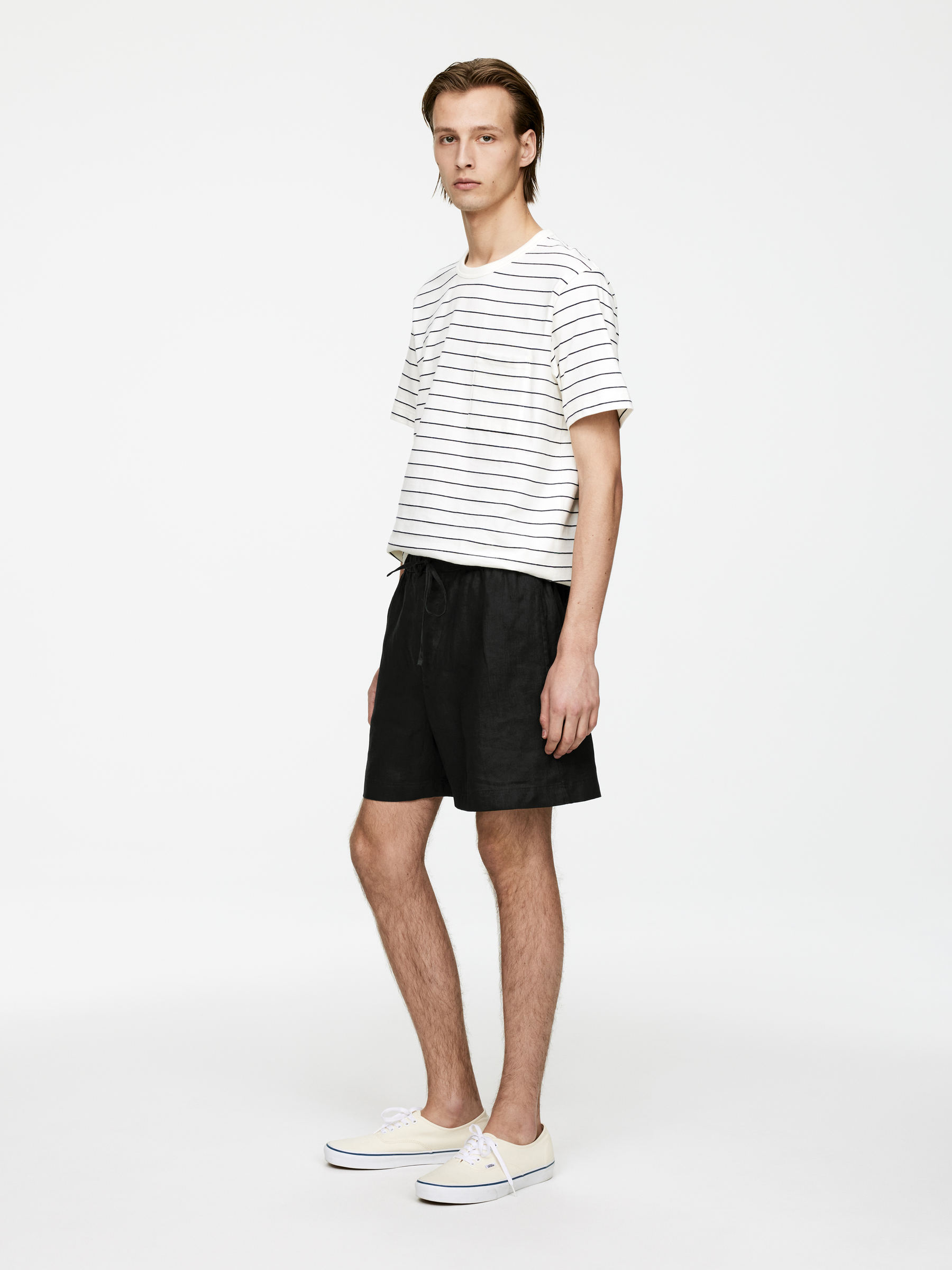 Linen Shorts - Black - Regular fit - Men - StillMedia/Lookbook - 5