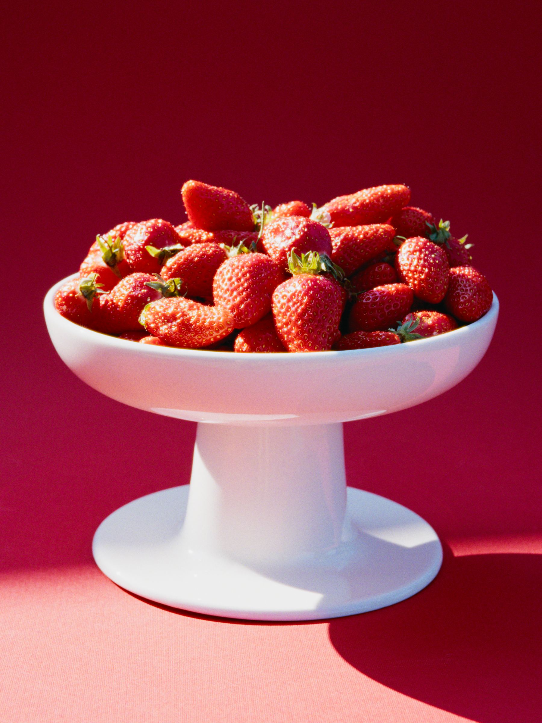 Raised Serving Bowl 22 cm - White - Homeware - StillMedia/Environmental - 1