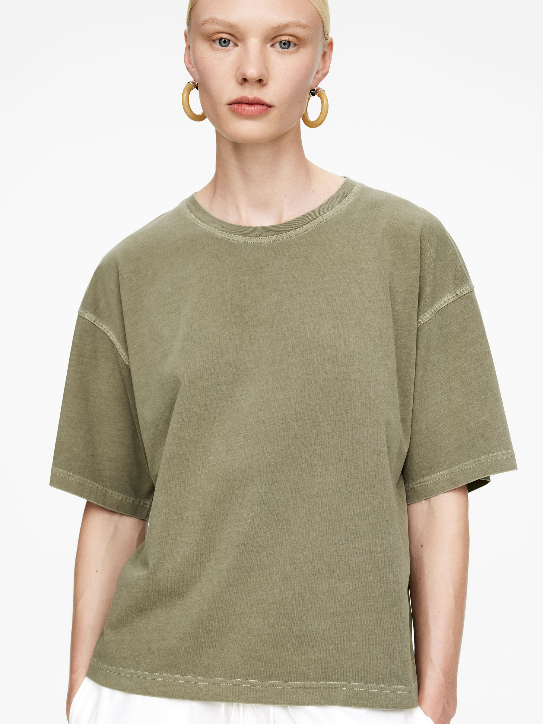 Cotton T-Shirt - Khaki Green - Loose fit - Women - StillMedia/Lookbook - 6