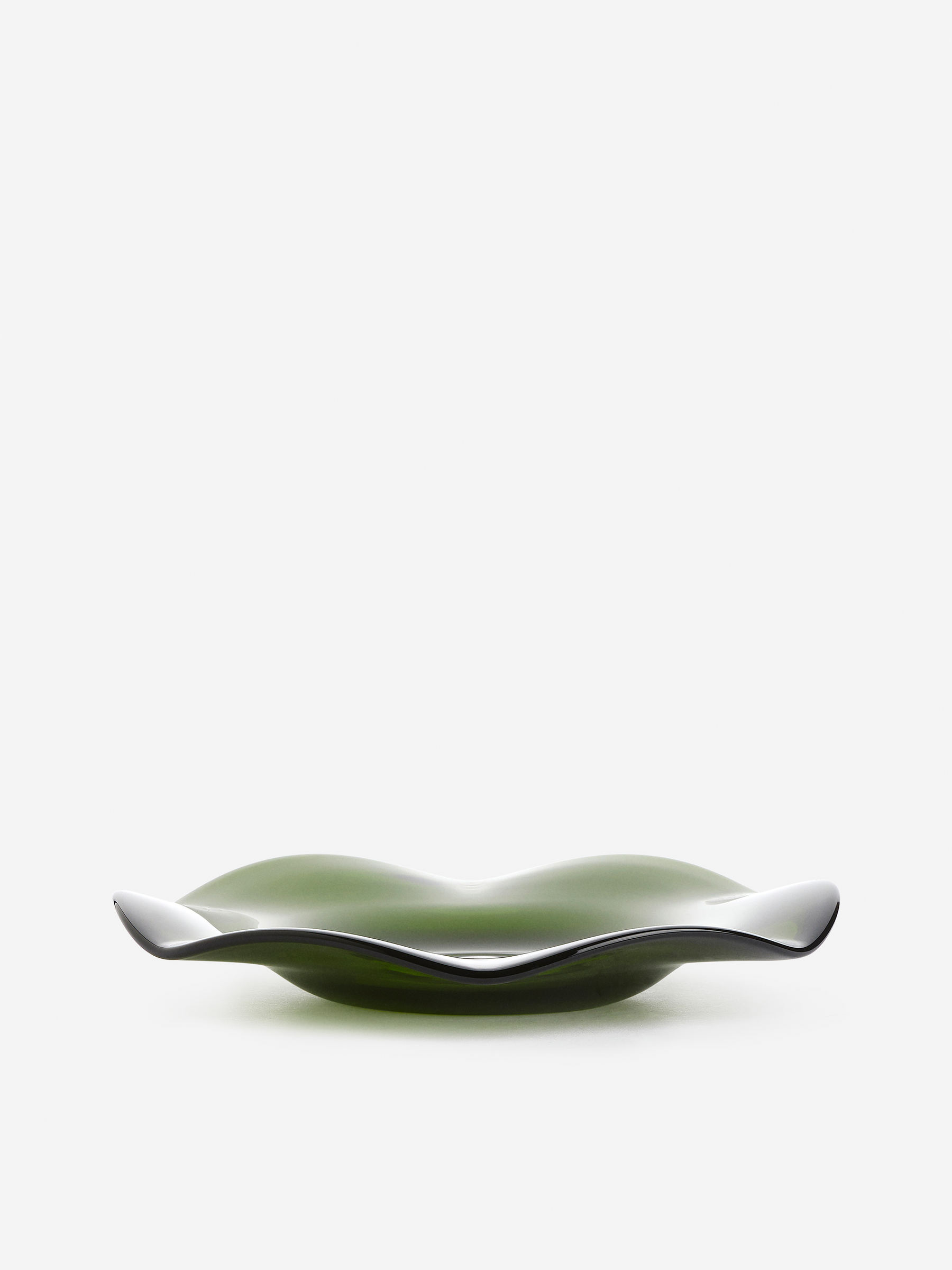 Vågigt glasfat 27 cm - Grön - Homeware - StillMedia/DescriptiveStillLife - 3