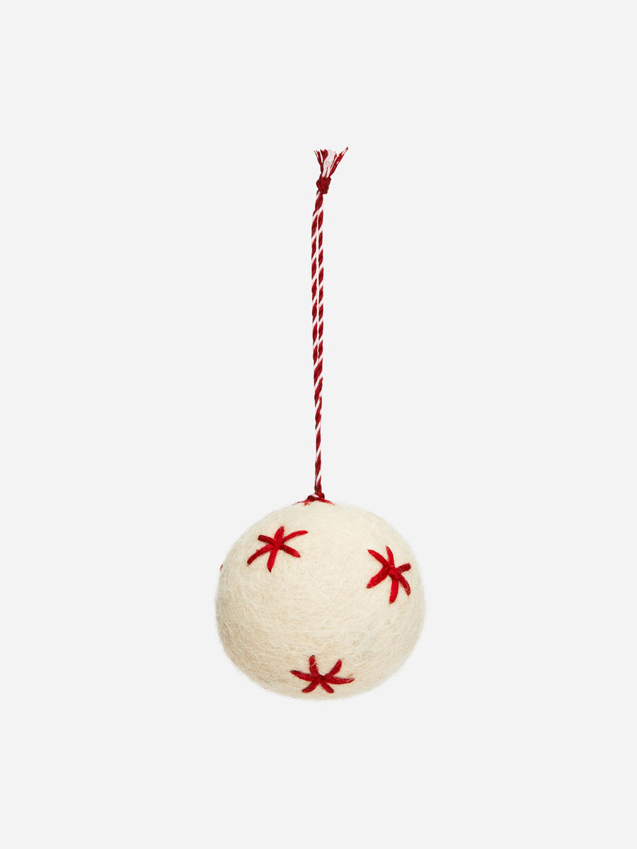 Ornament aus Filz mit Stickerei-#EDEEE6-13641