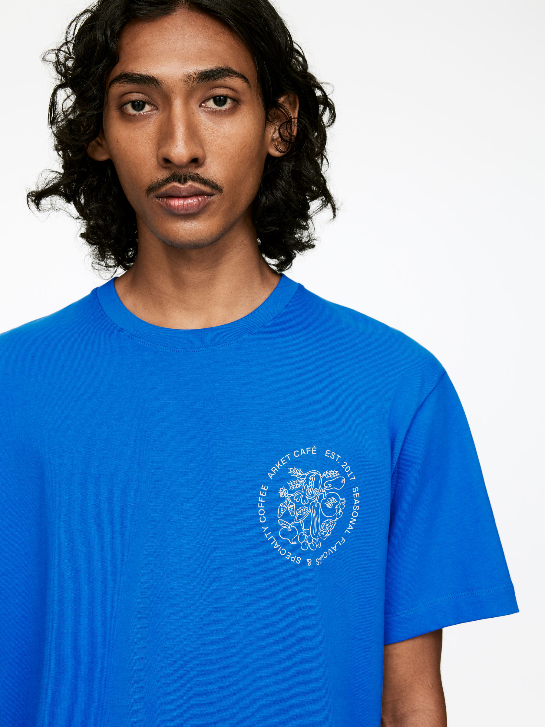 ARKET CAFÉ Printed T-Shirt - Blue - Loose fit - Café - StillMedia/Lookbook - 6