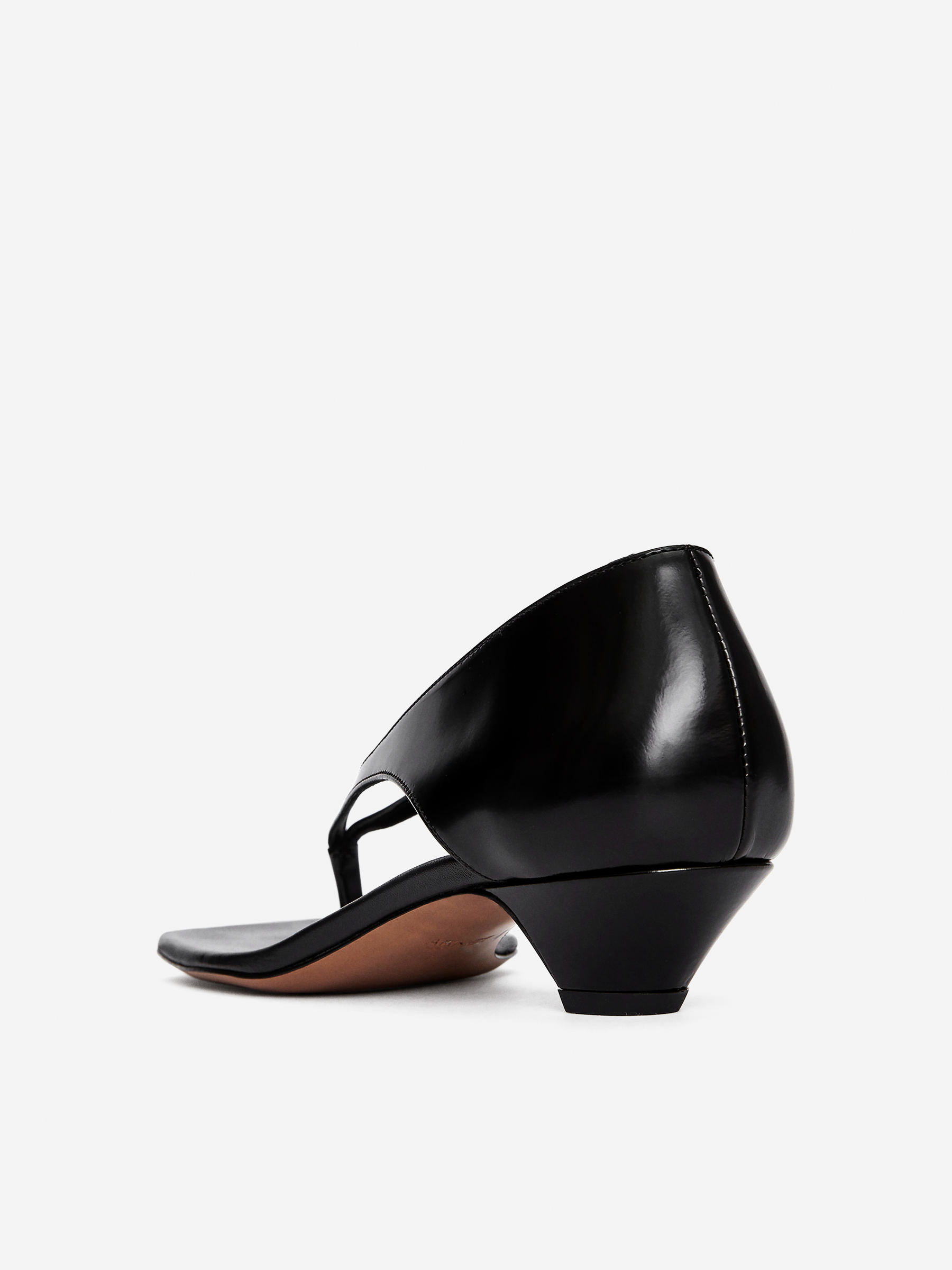 Leather Thong Sandals - Black - Women - StillMedia/DescriptiveStillLife - 1