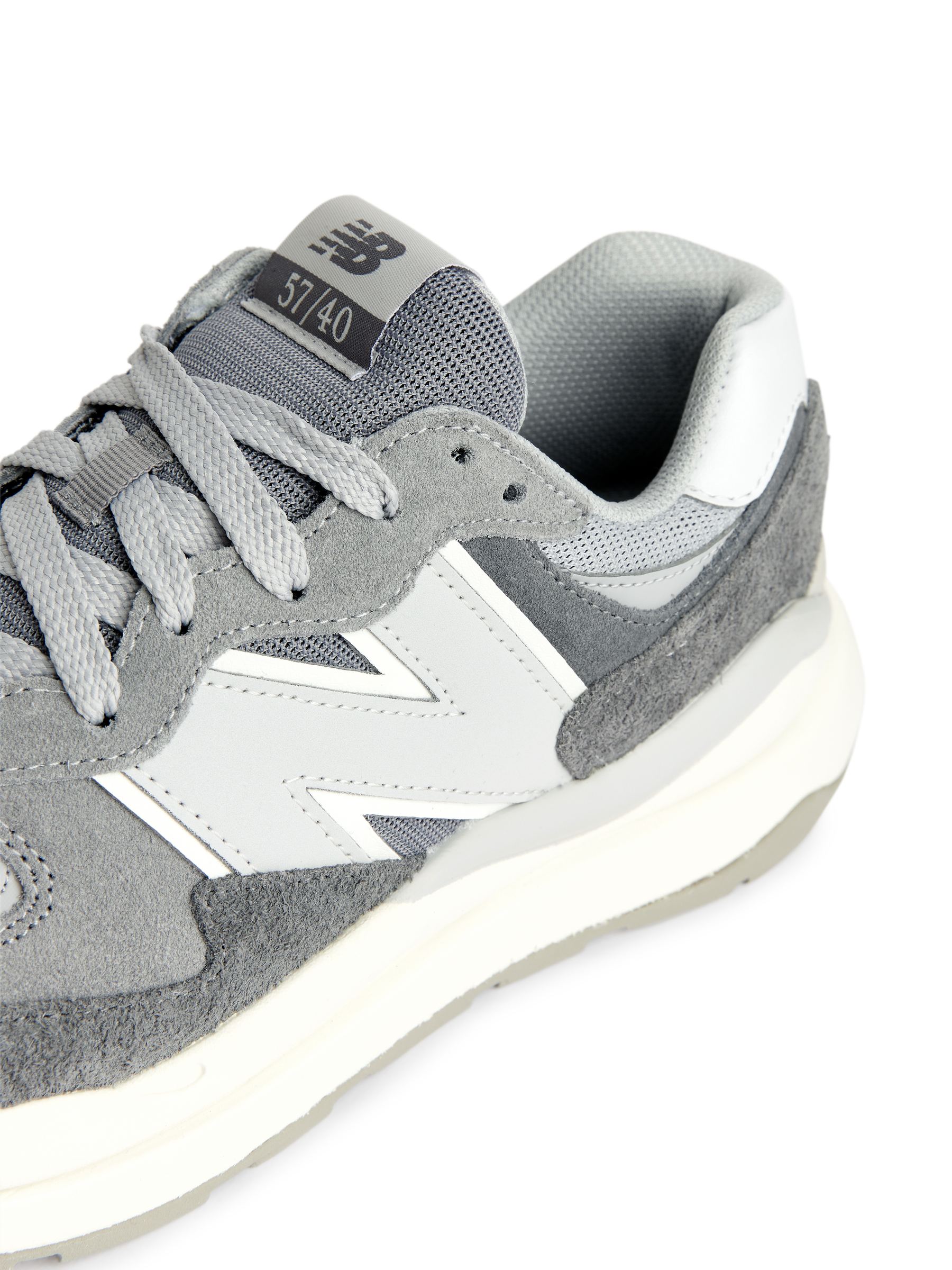 New Balance 5740 Trainers - Grey - Women - StillMedia/DescriptiveDetail - 11