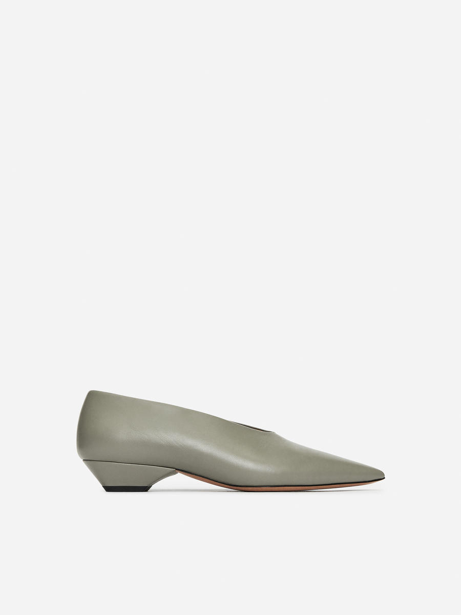 Pointy Leather Pumps Grey Women ARKET DK