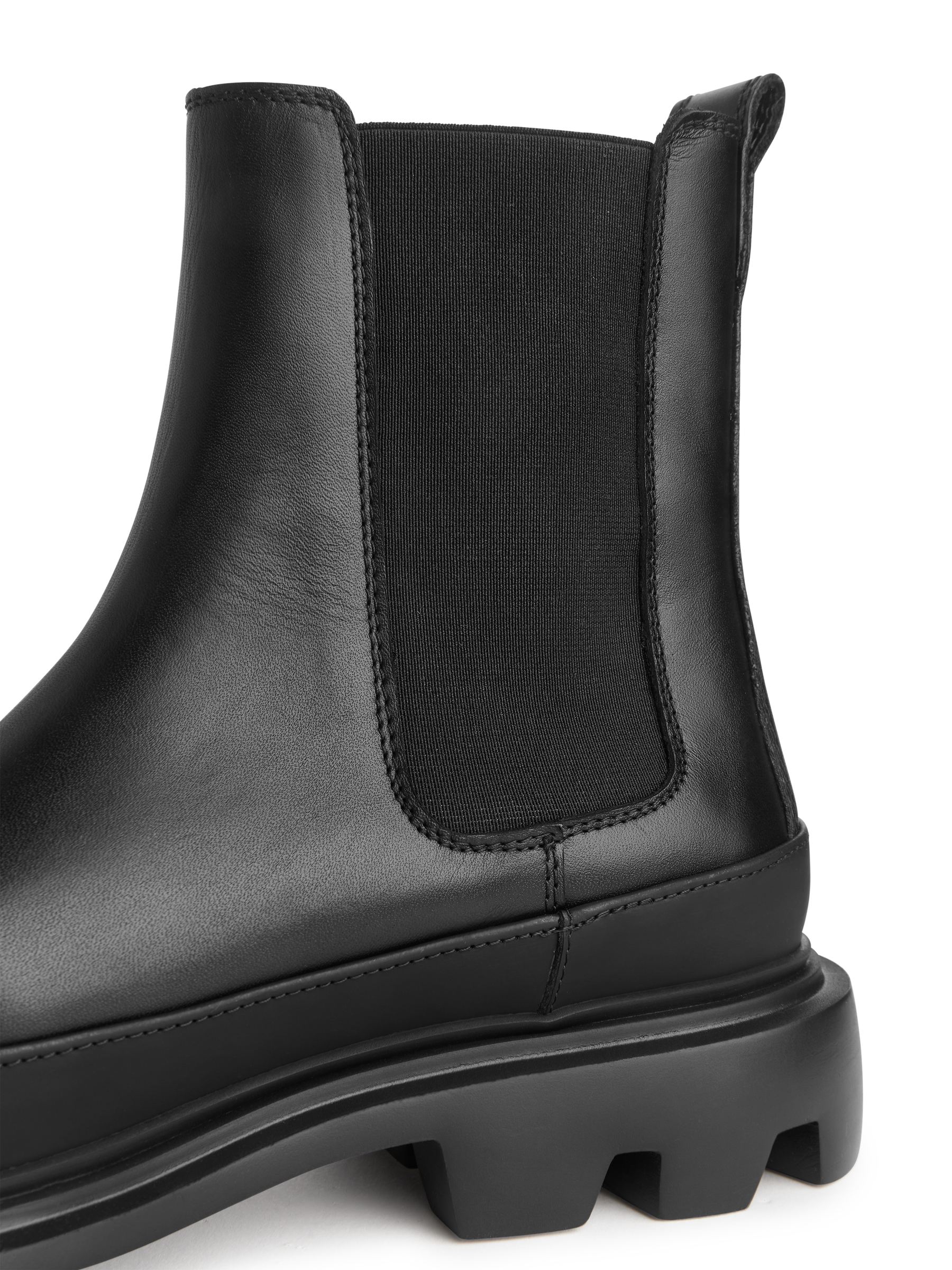 Chunky Mudguard Chelsea Boots - Black - Men - StillMedia/DescriptiveDetail - 1