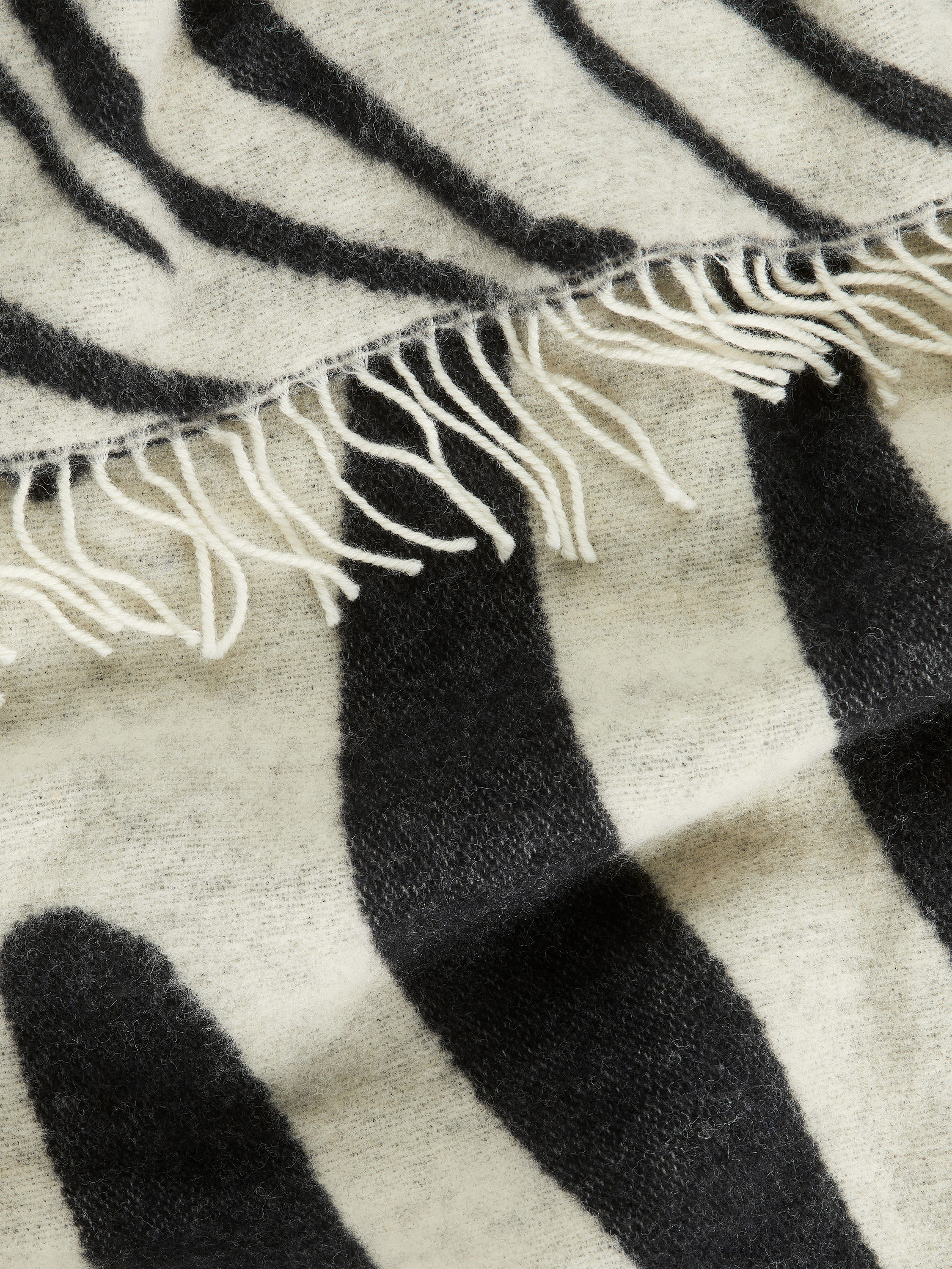 〈未使用品〉KLIPPAN CLASSIC WOOLblanket ZEBRA Klippan Wool Blanket – Black/Off White – Homeware – ARKET DK