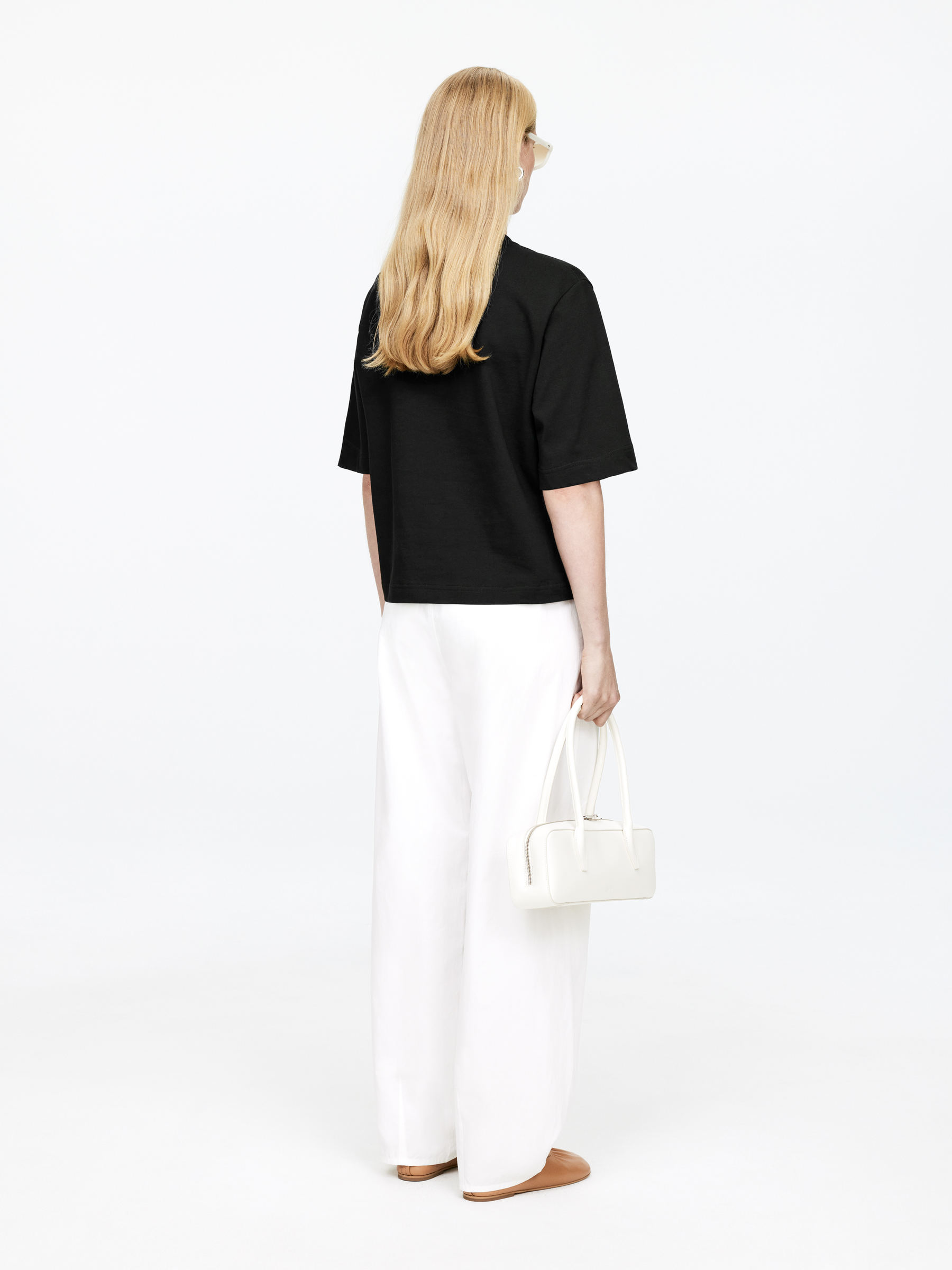 ALBA Heavyweight T-Shirt - Black - Loose fit - Women - StillMedia/Lookbook - 27