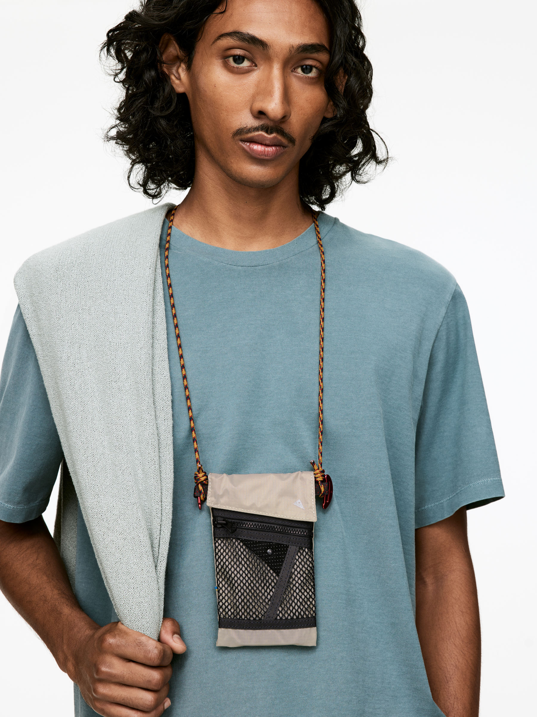 Klättermusen Algir Lanyard Pocket - Putty Grey - Men - StillMedia/Lookbook - 3