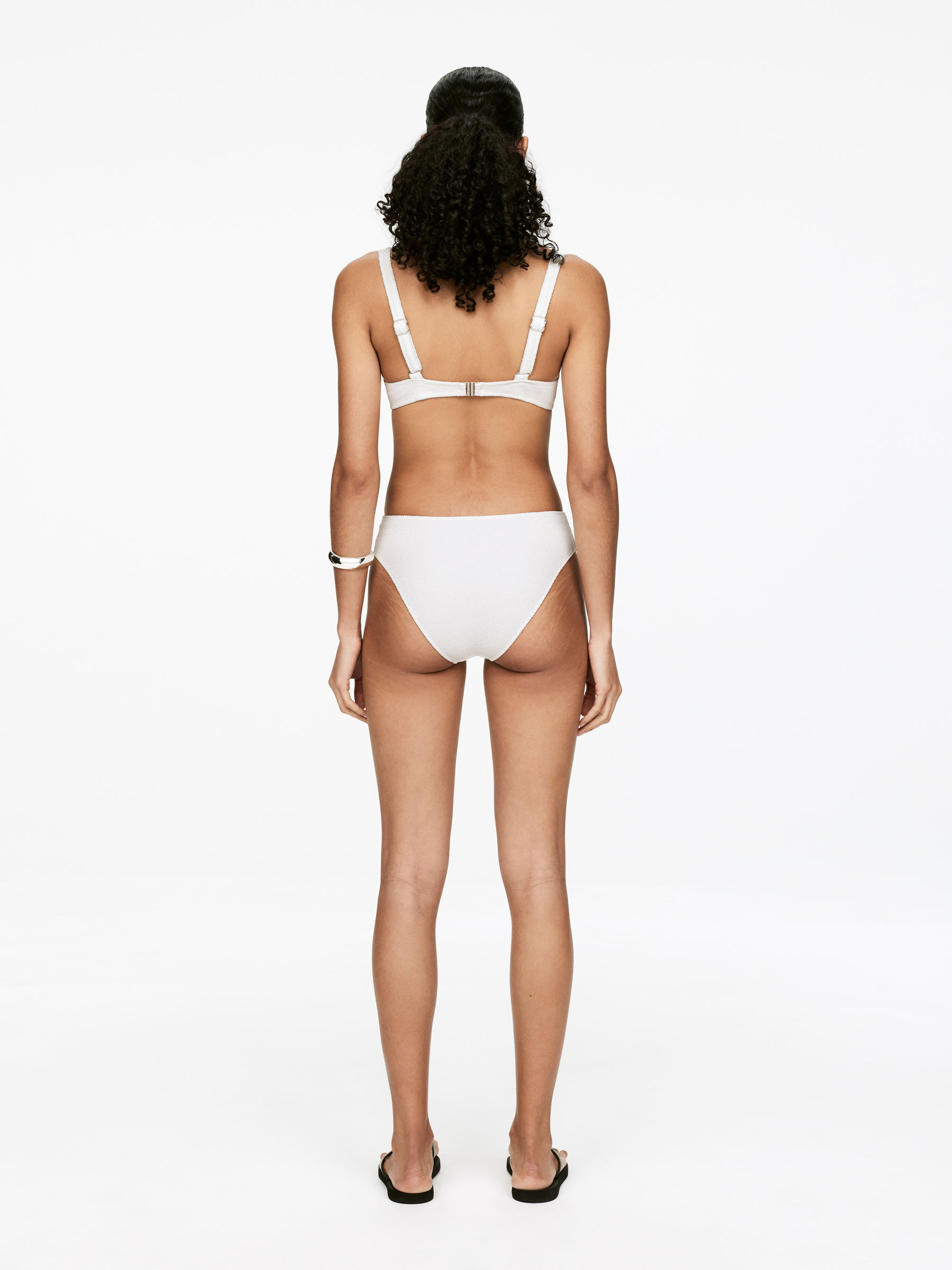 Mid Waist Crinkle Bikini Bottom - Off White - Regular fit - Women - StillMedia/Lookbook - 3