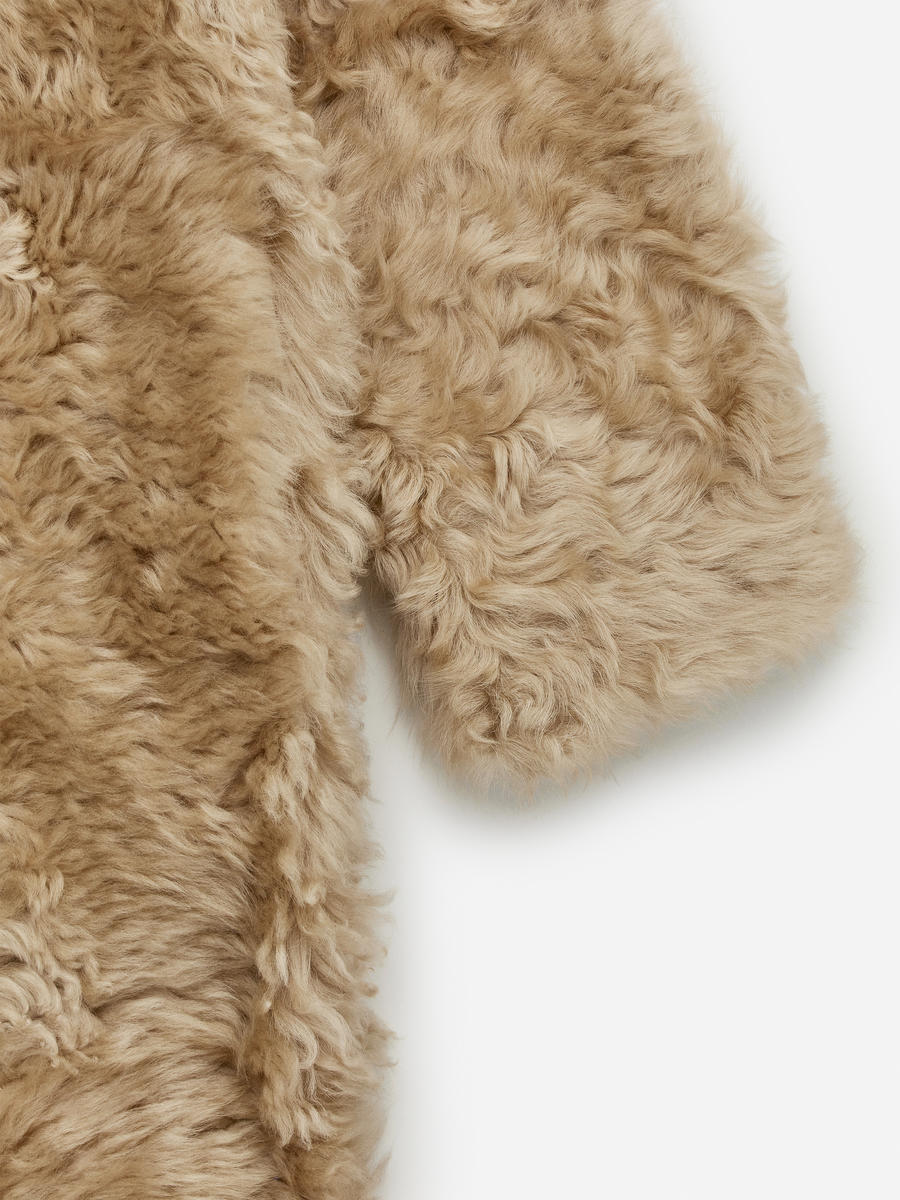 Shearling-Mantel-#C9B794-13879